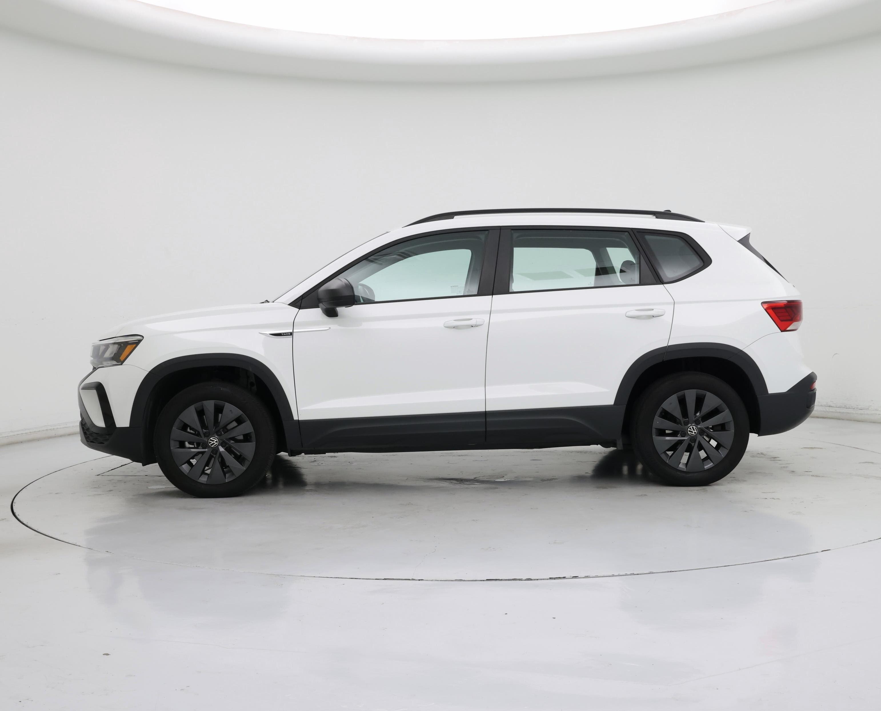 Thumbnail: 2023 Volkswagen Taos - 3