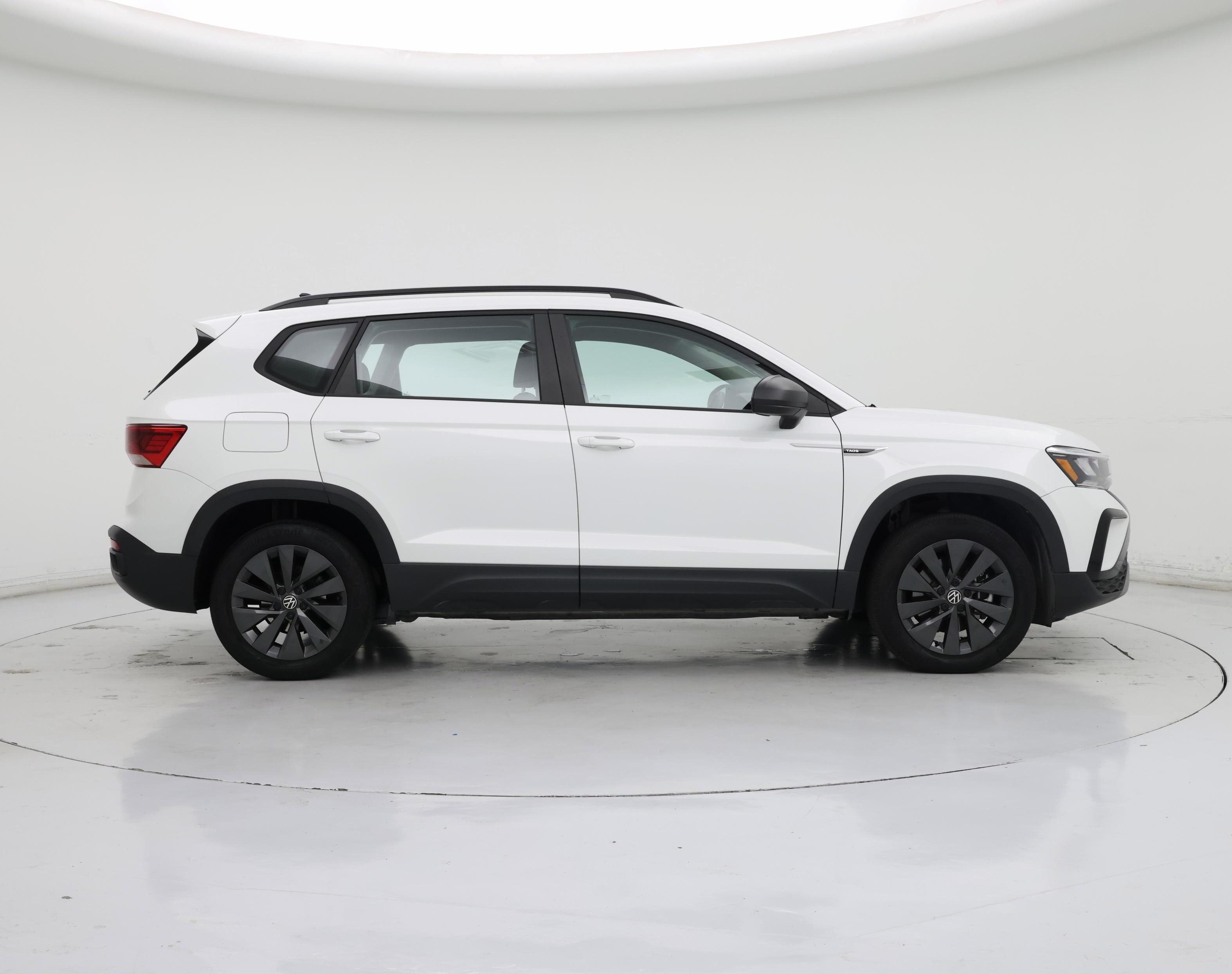 Thumbnail: 2023 Volkswagen Taos - 7