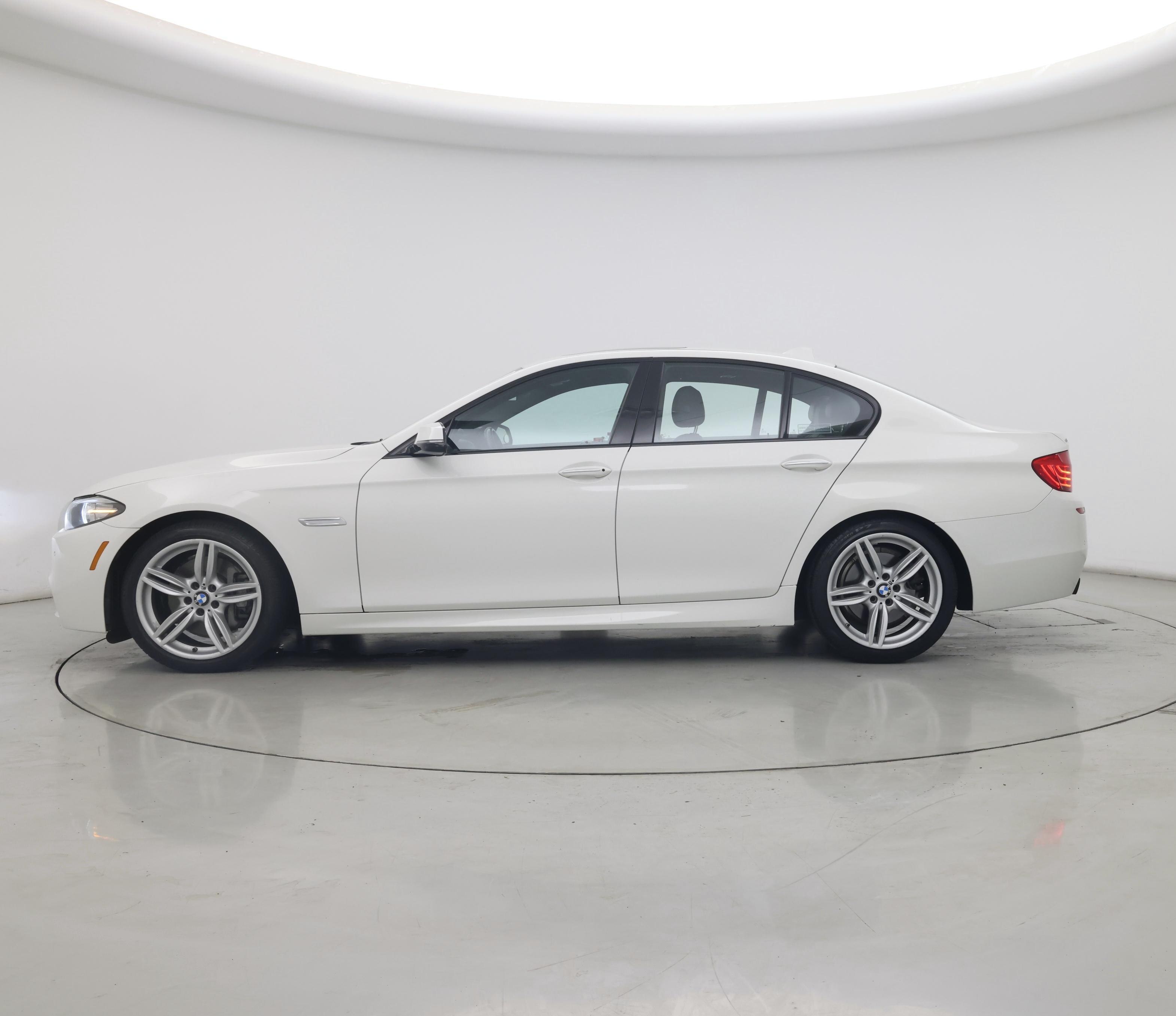 Thumbnail: 2015 BMW 5 Series - 3