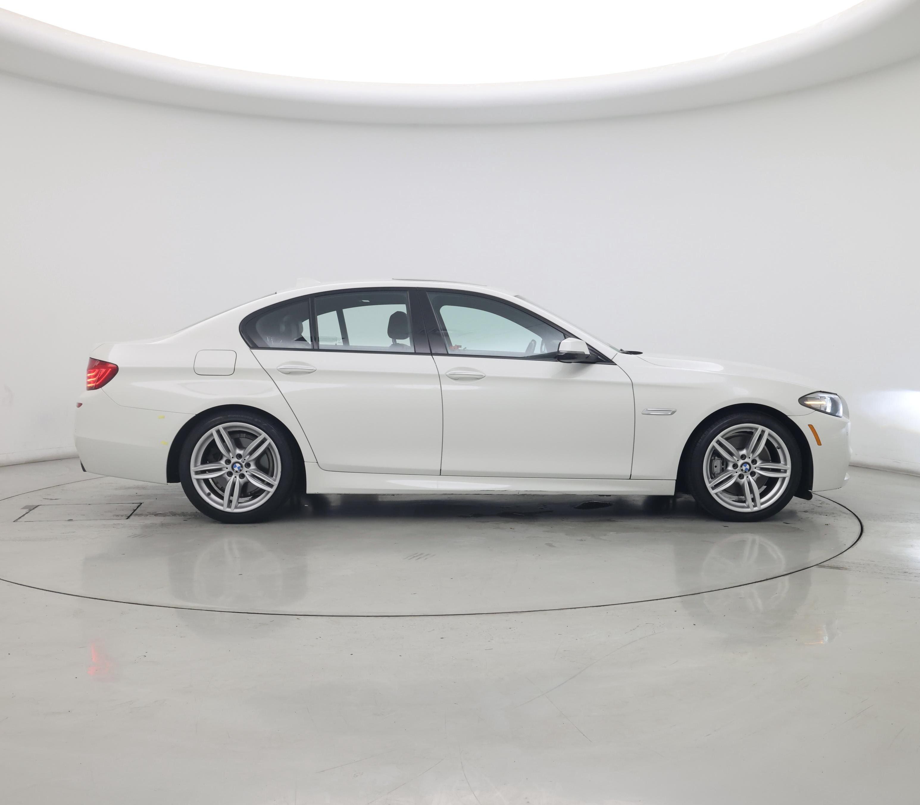 Thumbnail: 2015 BMW 5 Series - 7