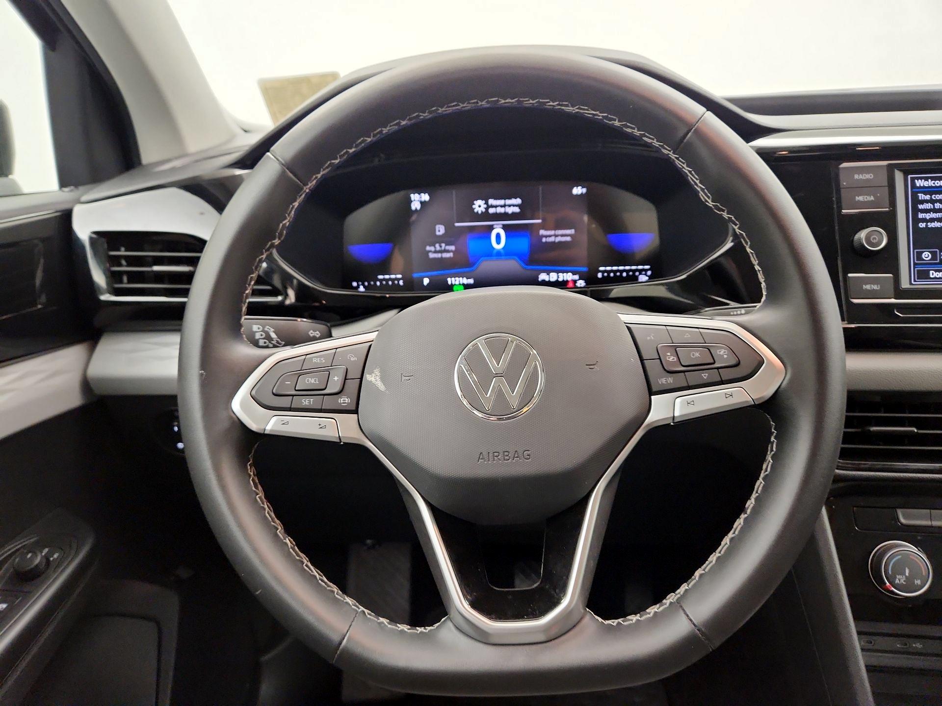 Thumbnail: 2023 Volkswagen Taos - 10