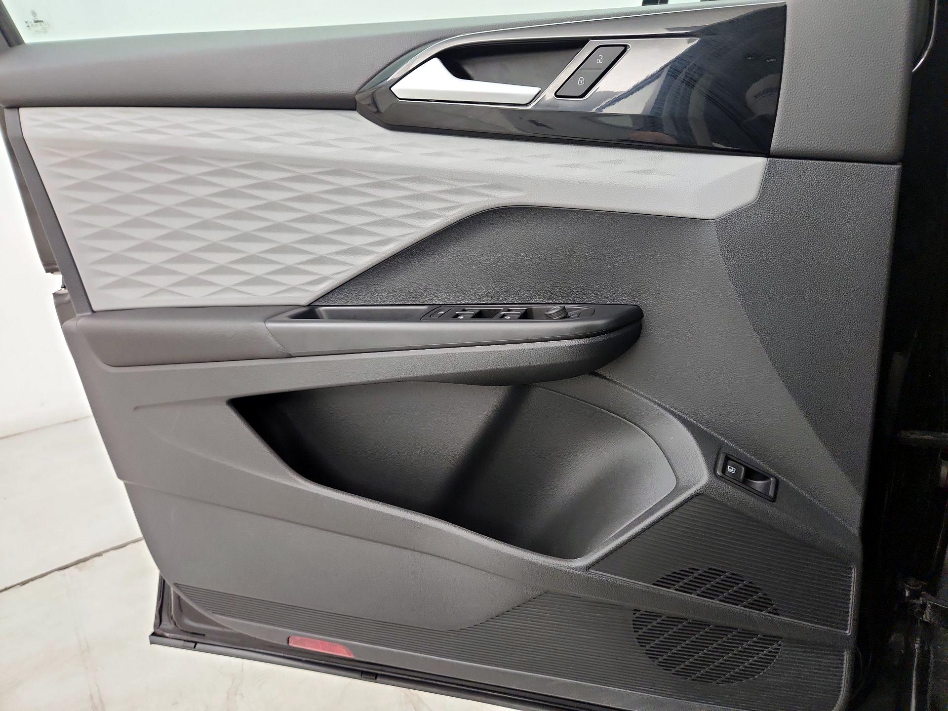 Thumbnail: 2023 Volkswagen Taos - 12