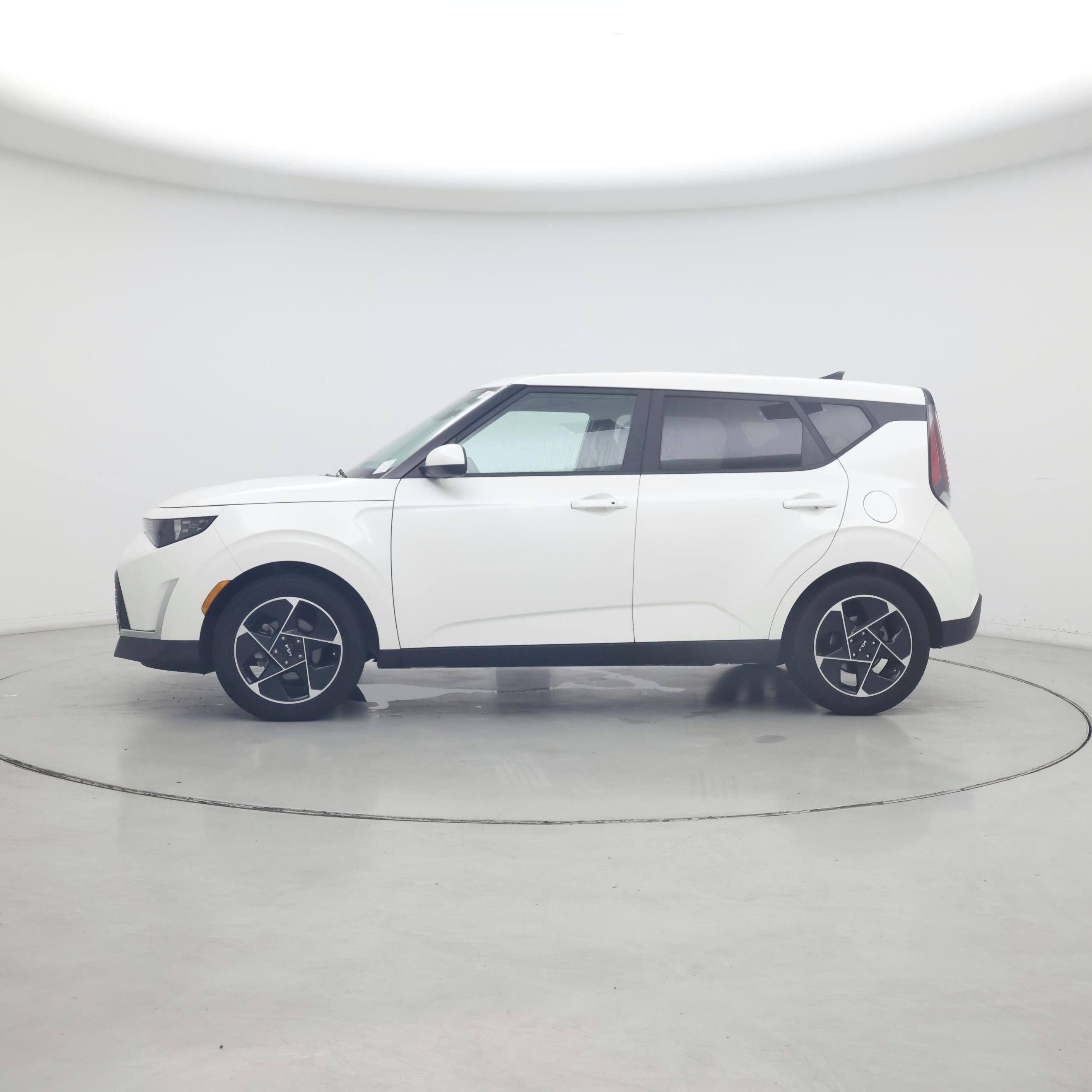Thumbnail: 2023 Kia Soul - 3