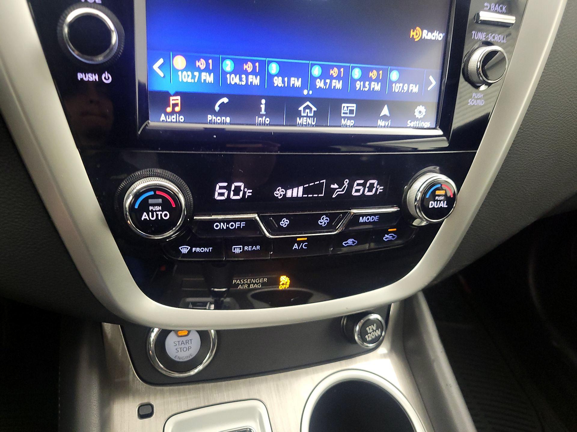 Thumbnail: 2015 Nissan Murano - 16