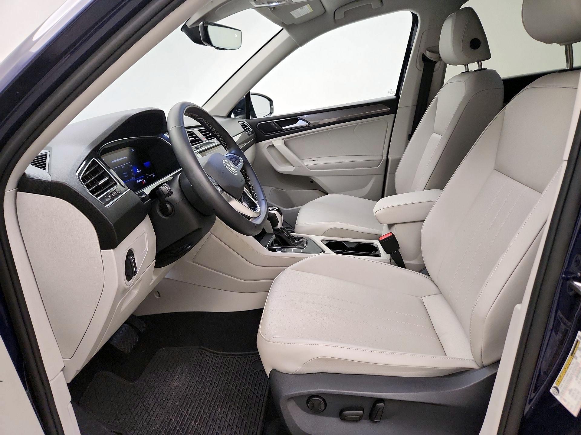 Thumbnail: 2023 Volkswagen Tiguan - 11