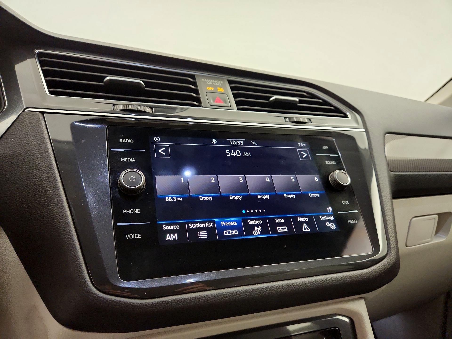 Thumbnail: 2023 Volkswagen Tiguan - 15