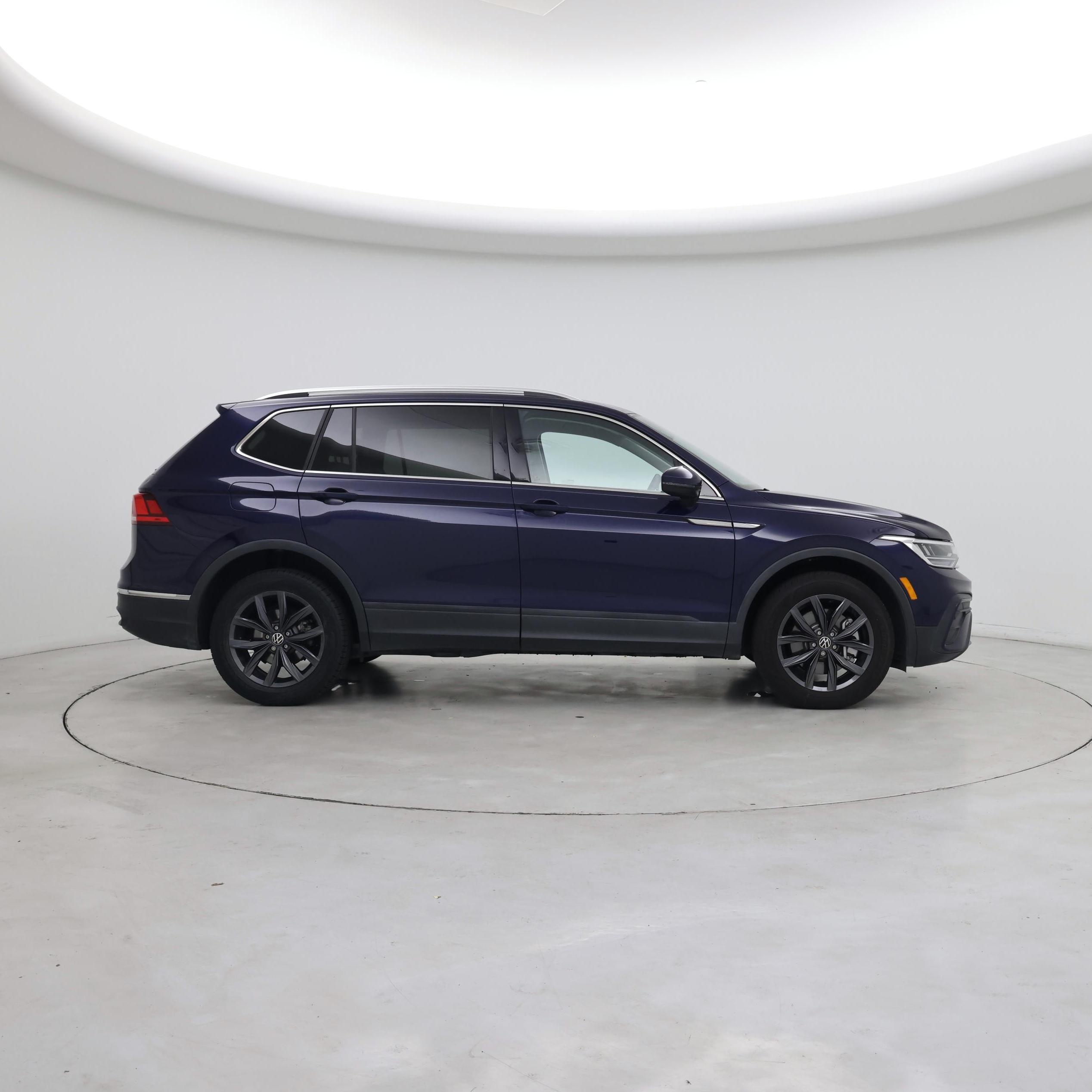 Thumbnail: 2023 Volkswagen Tiguan - 7