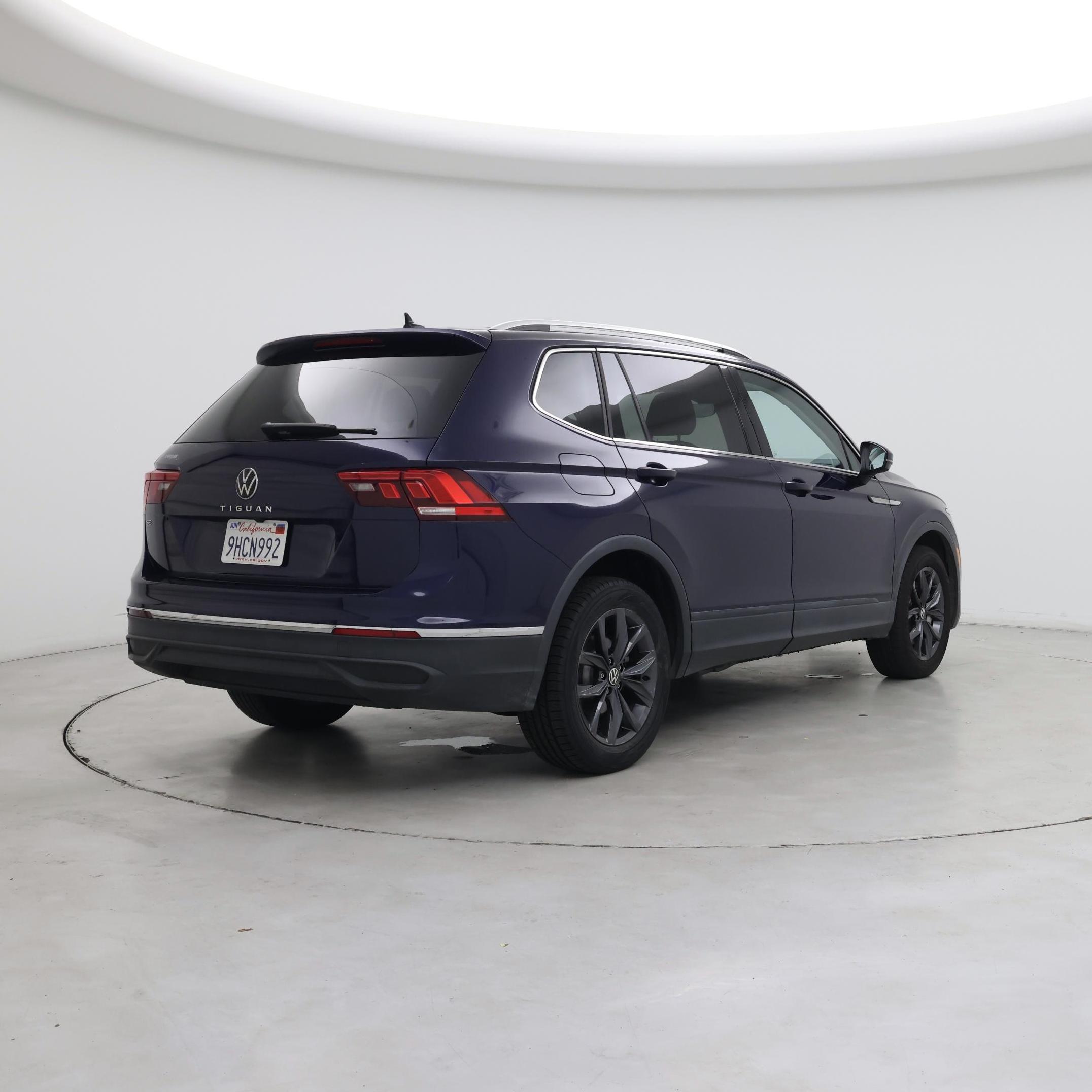Thumbnail: 2023 Volkswagen Tiguan - 8