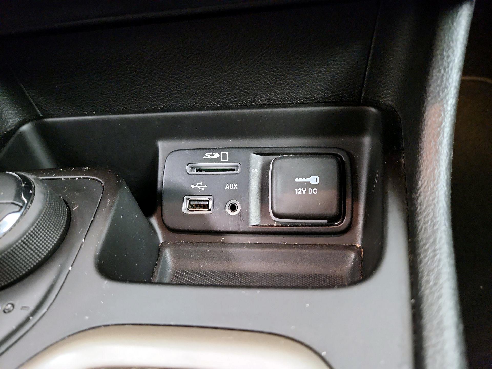 Thumbnail: 2014 Jeep Cherokee - 17