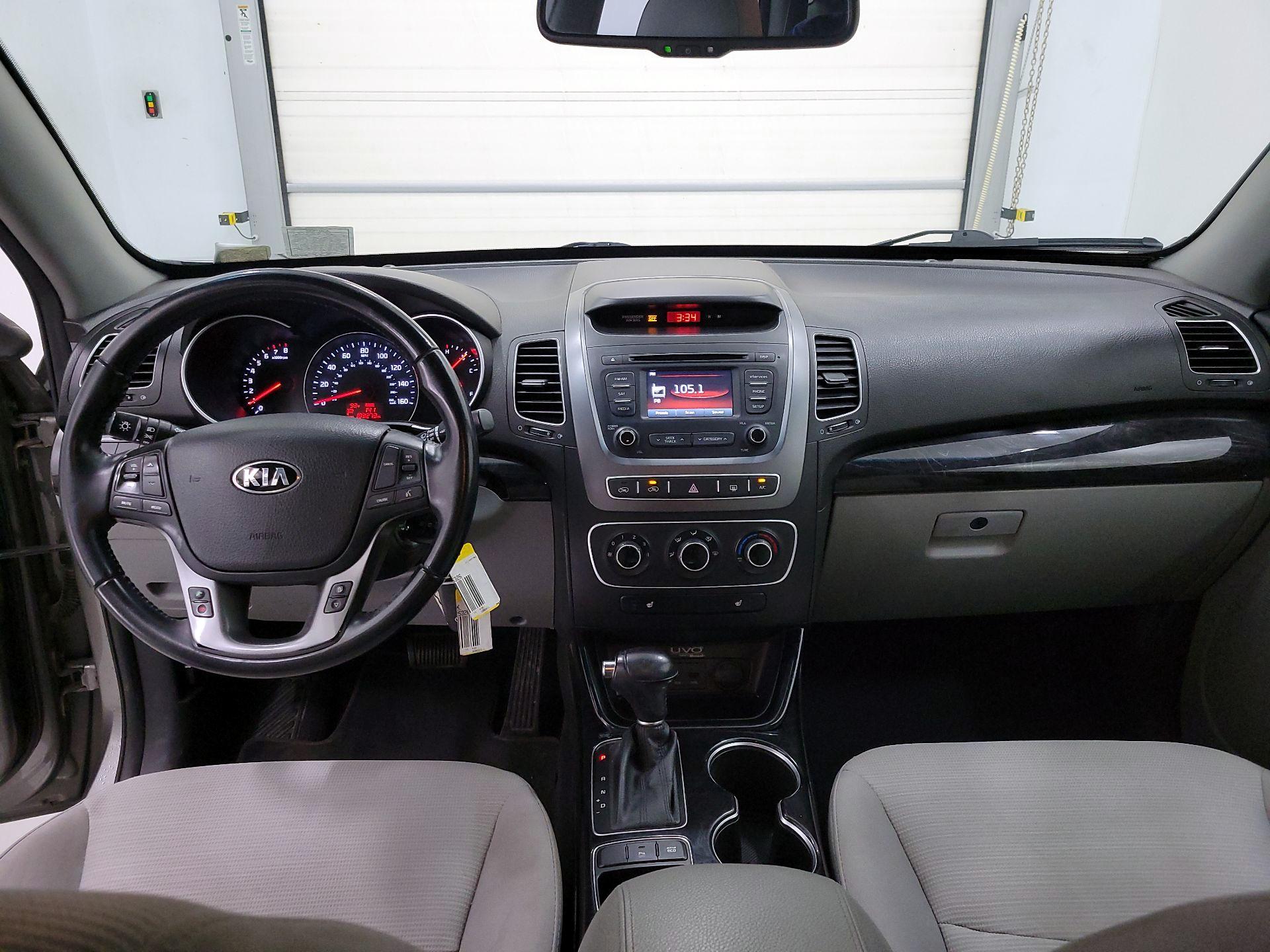 Thumbnail: 2015 Kia Sorento - 9