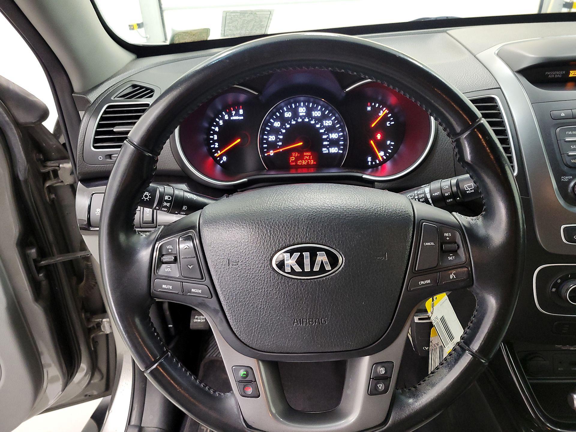 Thumbnail: 2015 Kia Sorento - 10