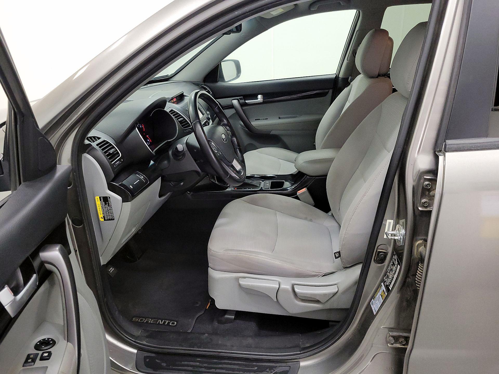 Thumbnail: 2015 Kia Sorento - 11