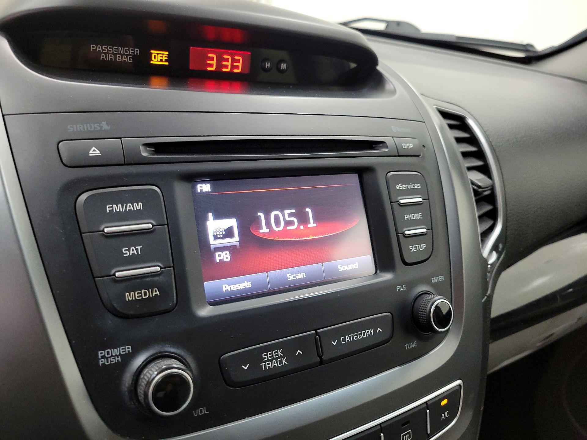 Thumbnail: 2015 Kia Sorento - 15