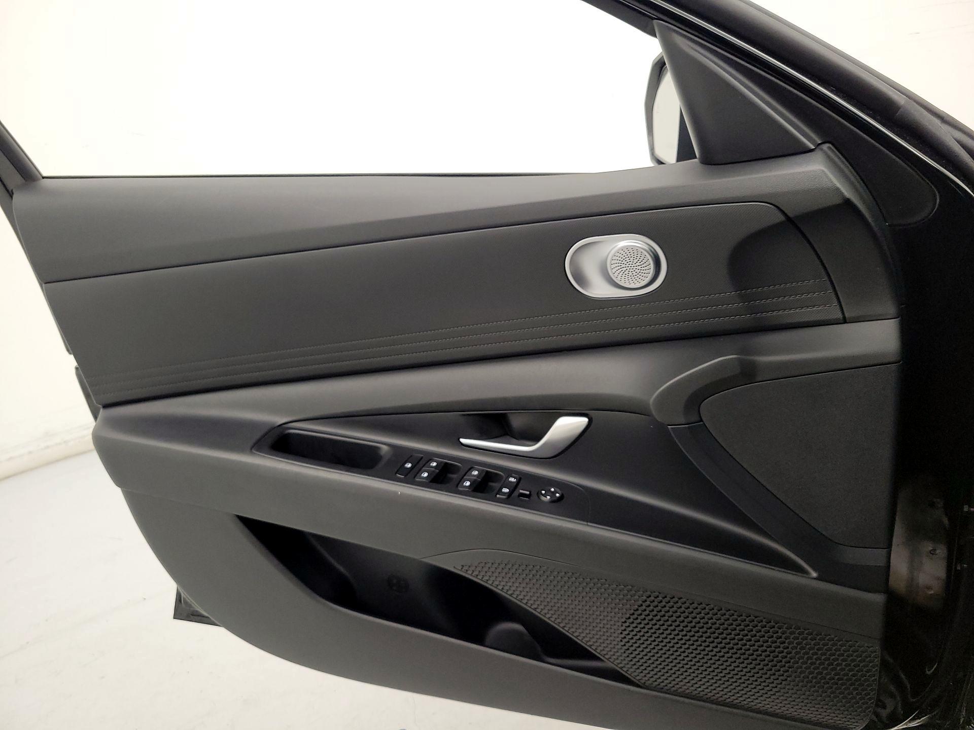 Thumbnail: 2023 Hyundai Elantra - 12