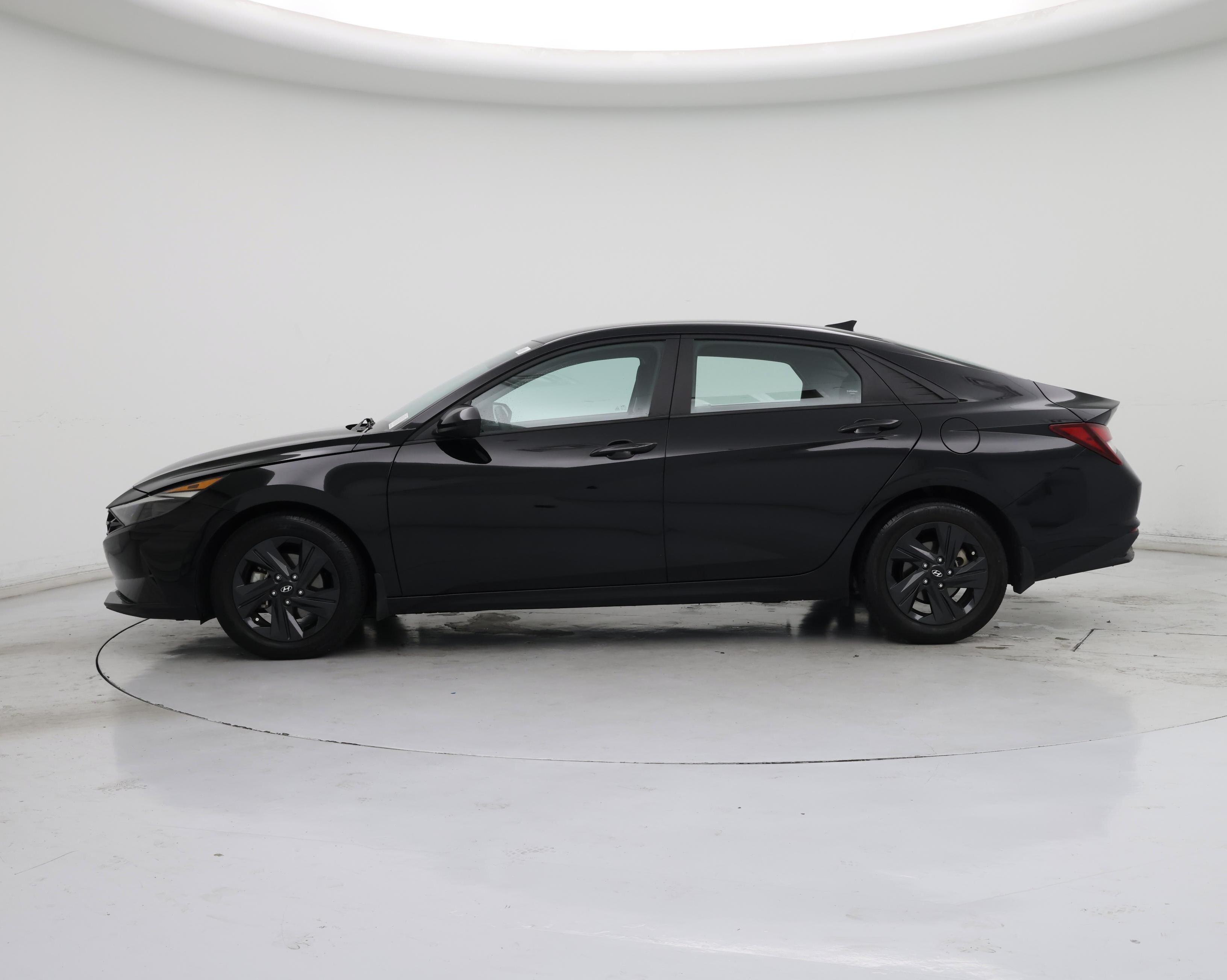 Thumbnail: 2023 Hyundai Elantra - 3