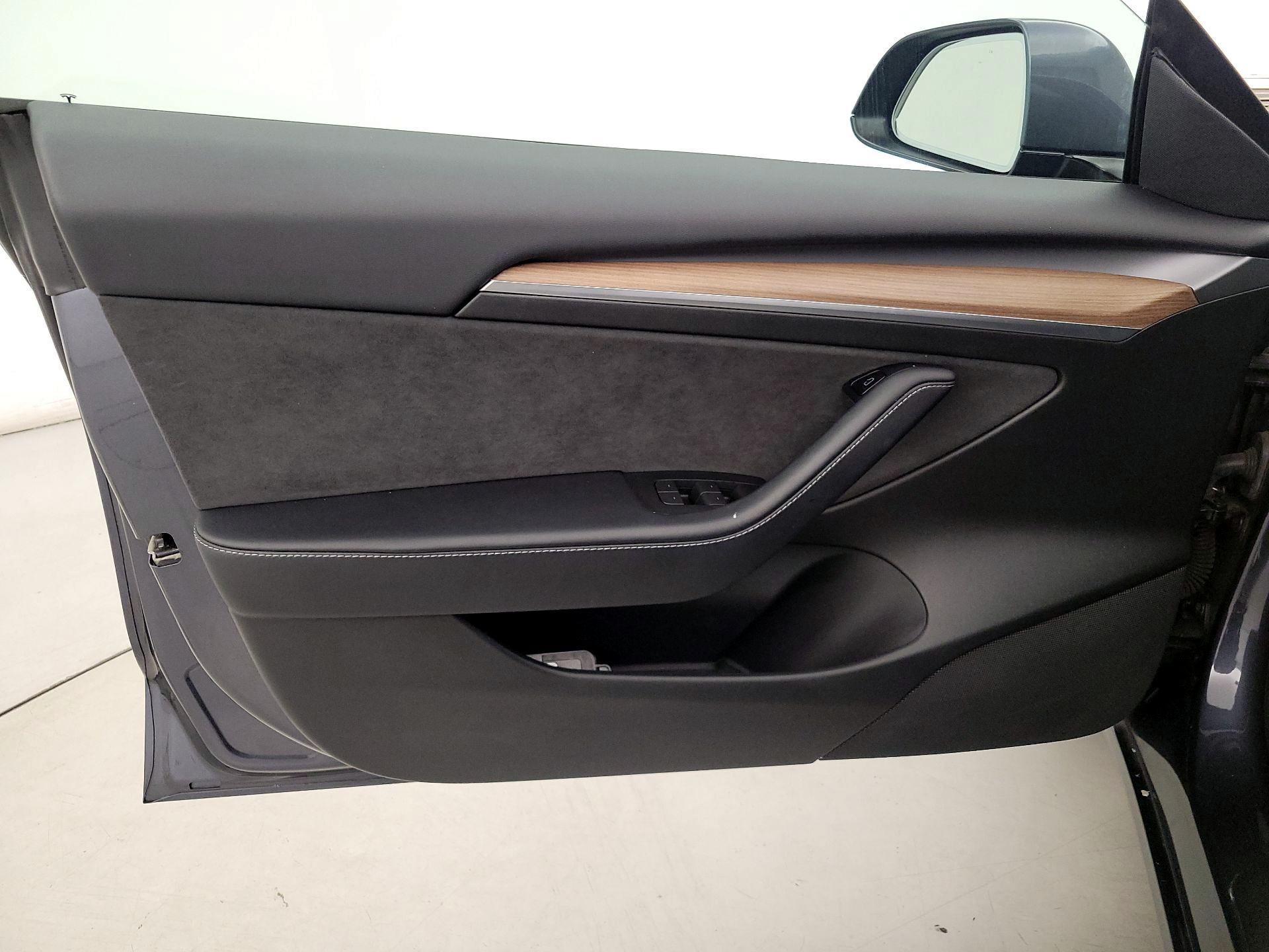 Thumbnail: 2022 Tesla Model 3 - 12