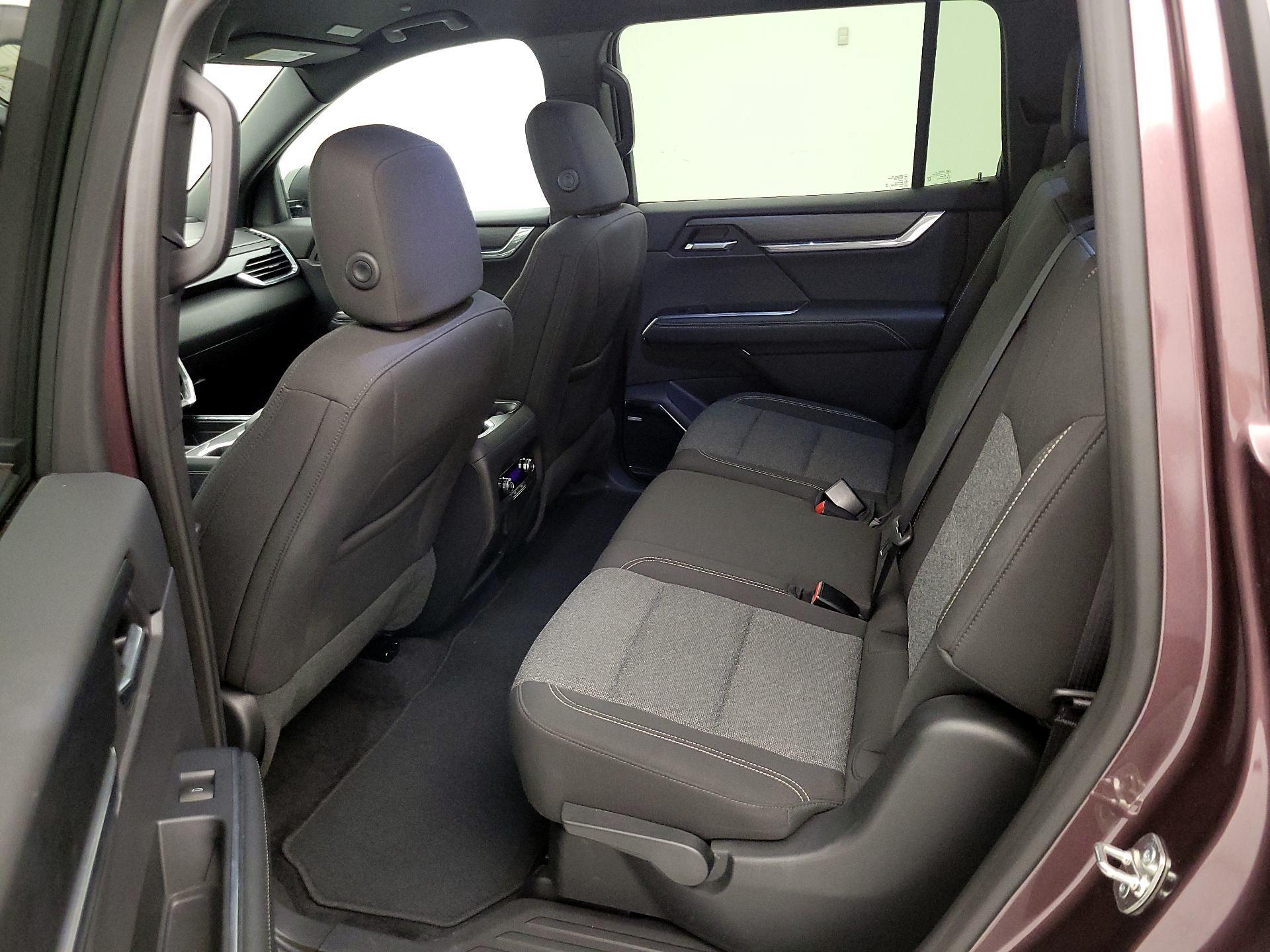 Thumbnail: 2025 GMC Acadia - 18