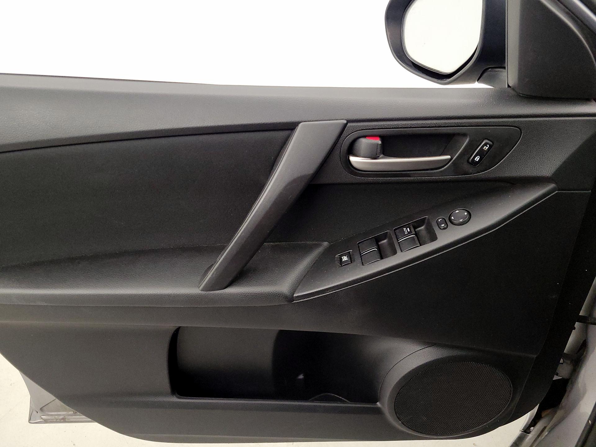 Thumbnail: 2013 Mazda Mazda3 - 13
