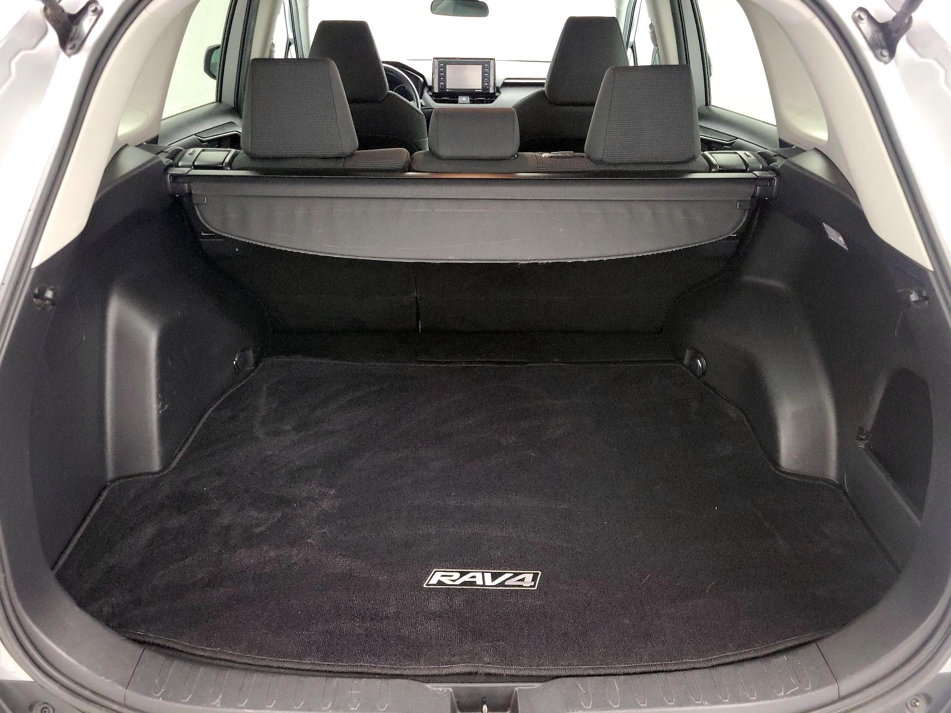 Thumbnail: 2020 Toyota RAV4 - 20