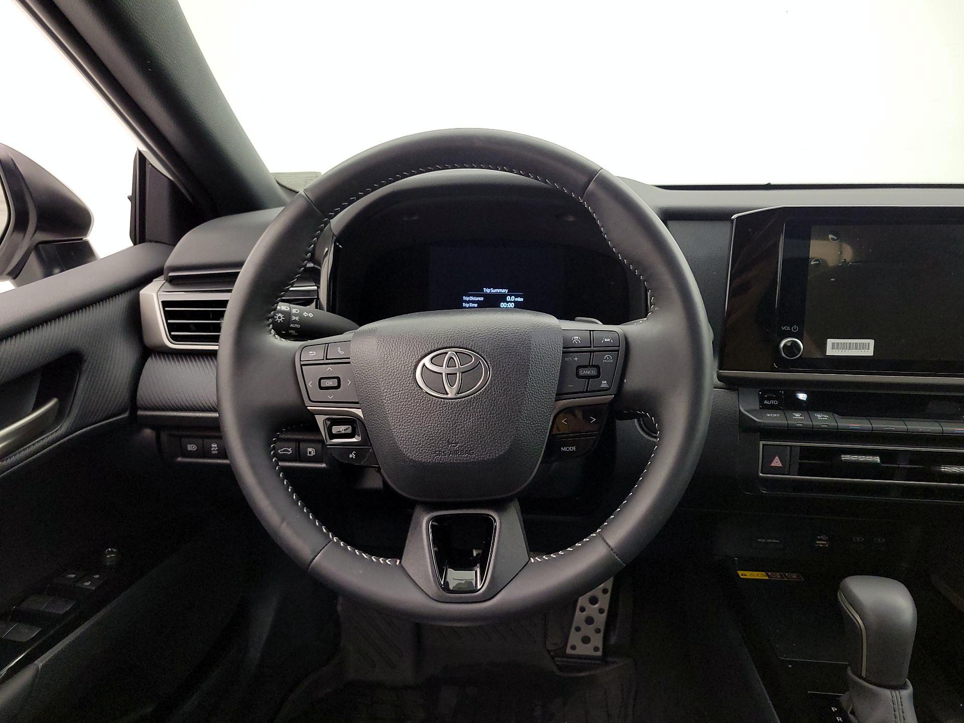 Thumbnail: 2025 Toyota Camry - 10
