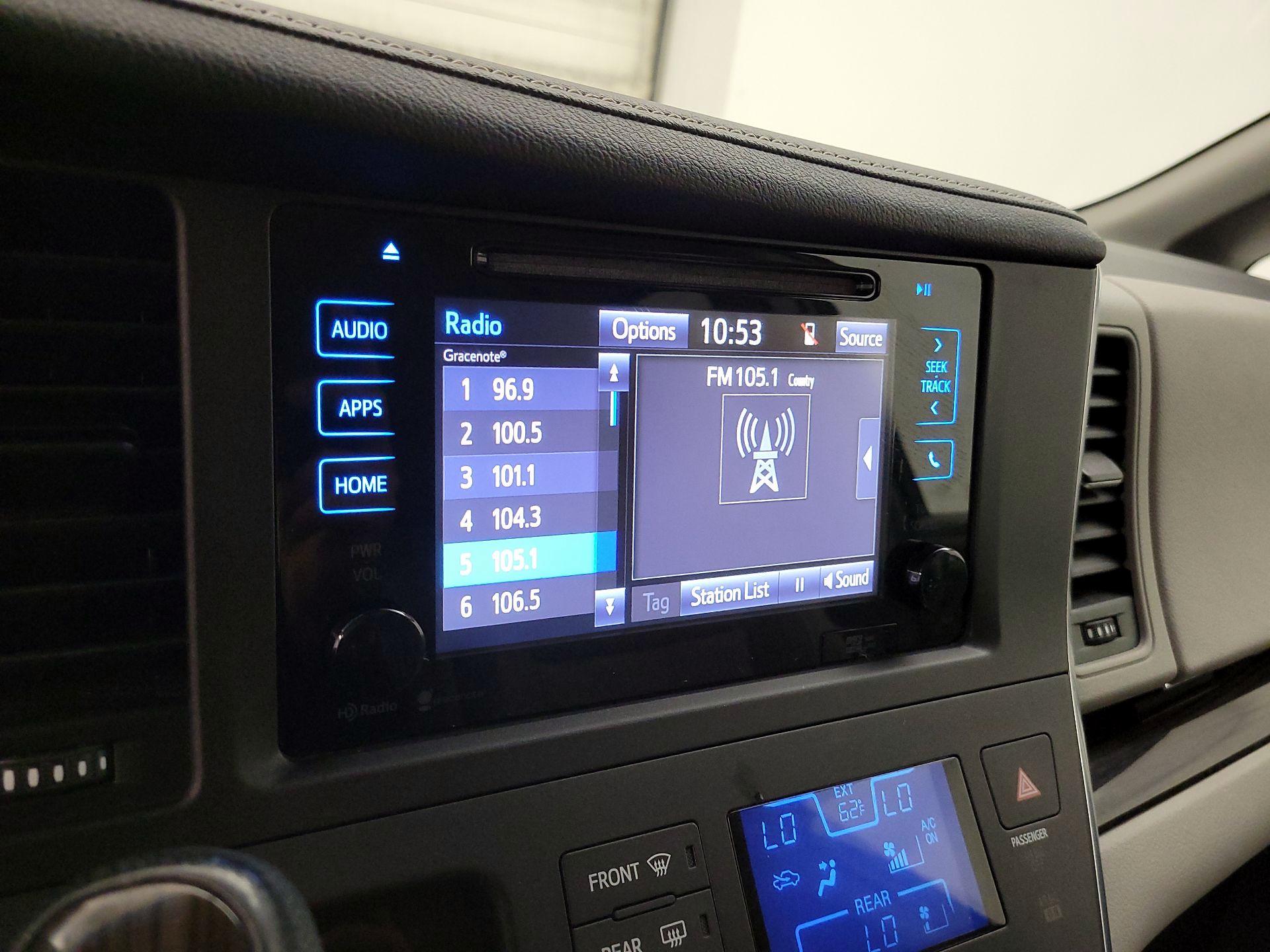 Thumbnail: 2015 Toyota Sienna - 15