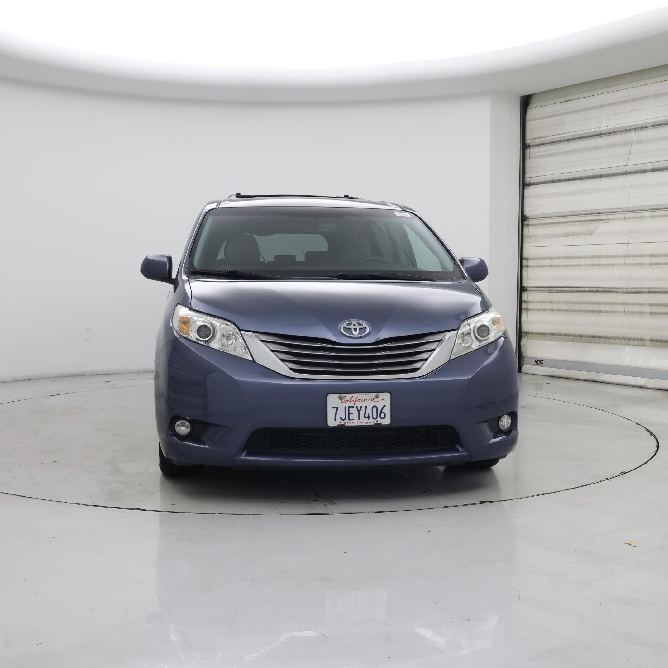 Thumbnail: 2015 Toyota Sienna - 5