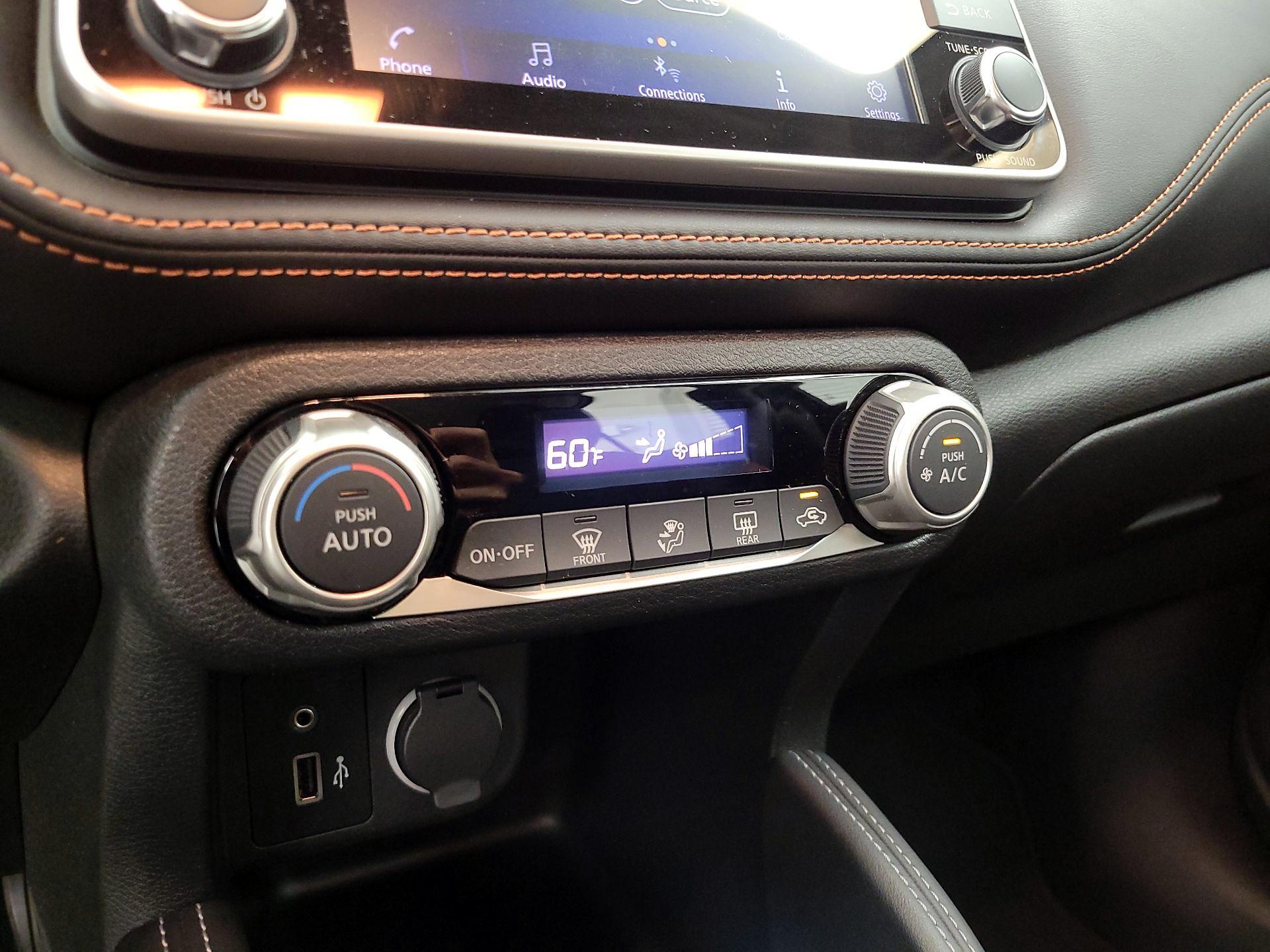 Thumbnail: 2019 Nissan Kicks - 16
