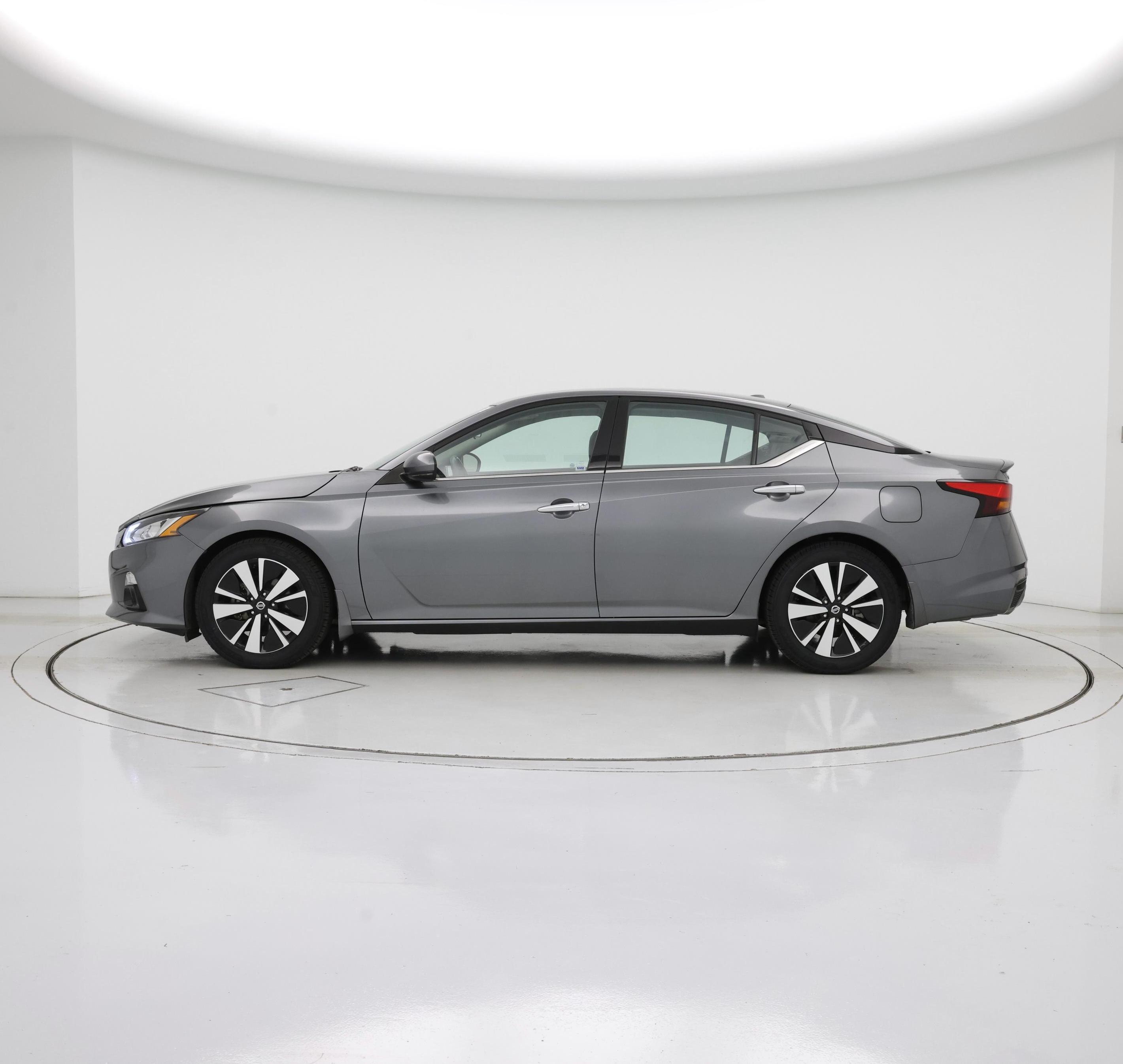 Thumbnail: 2022 Nissan Altima - 3