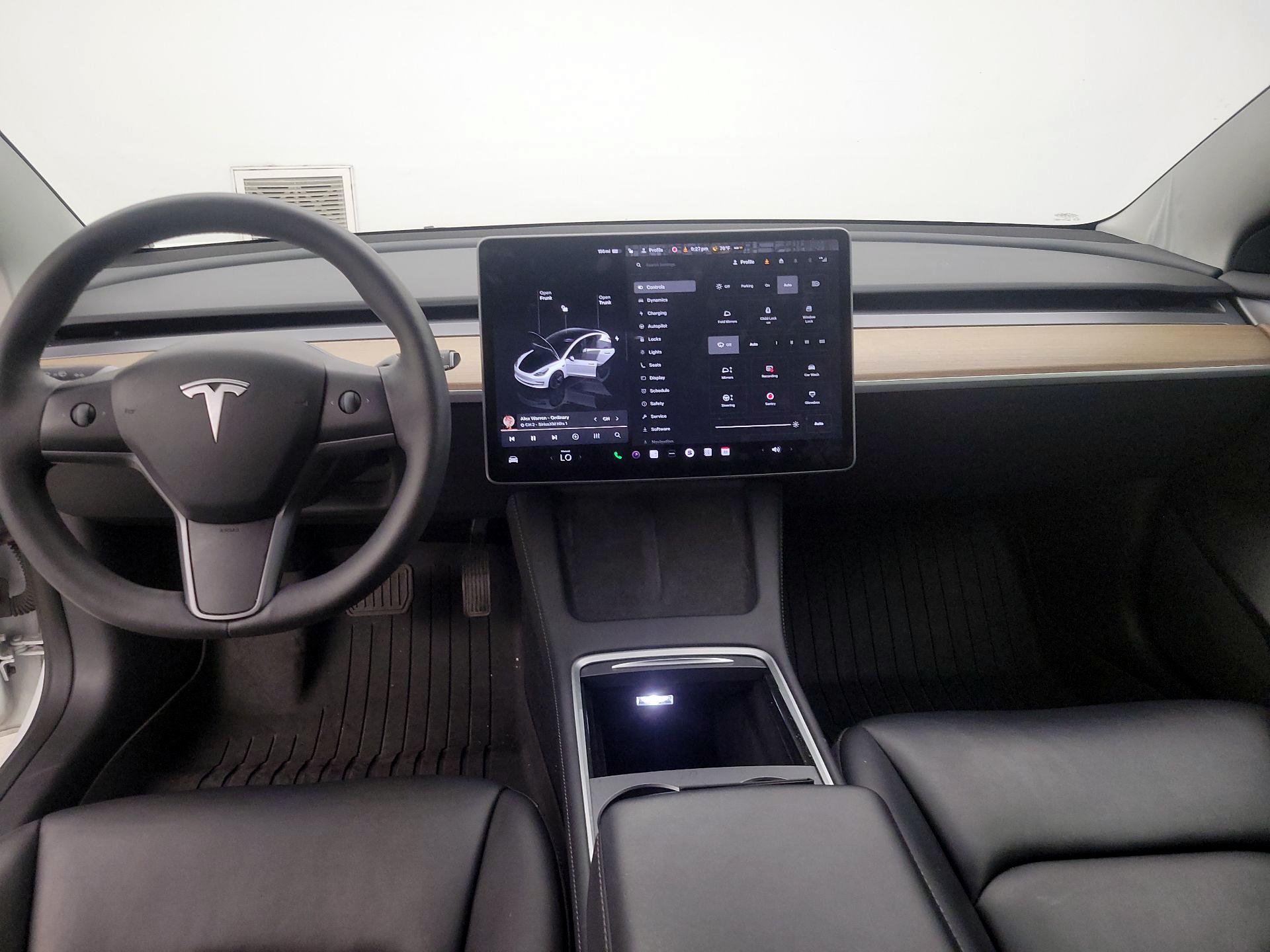 Thumbnail: 2023 Tesla Model 3 - 9