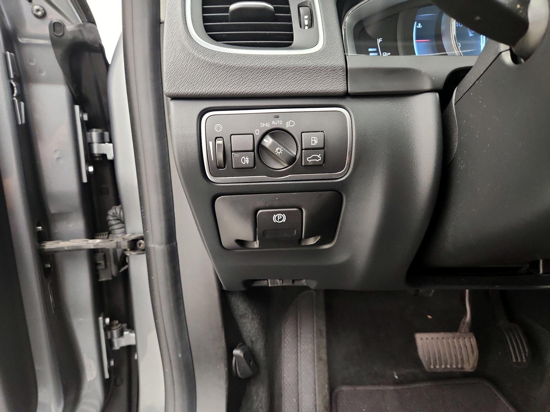 Thumbnail: 2016 Volvo S60 - 13