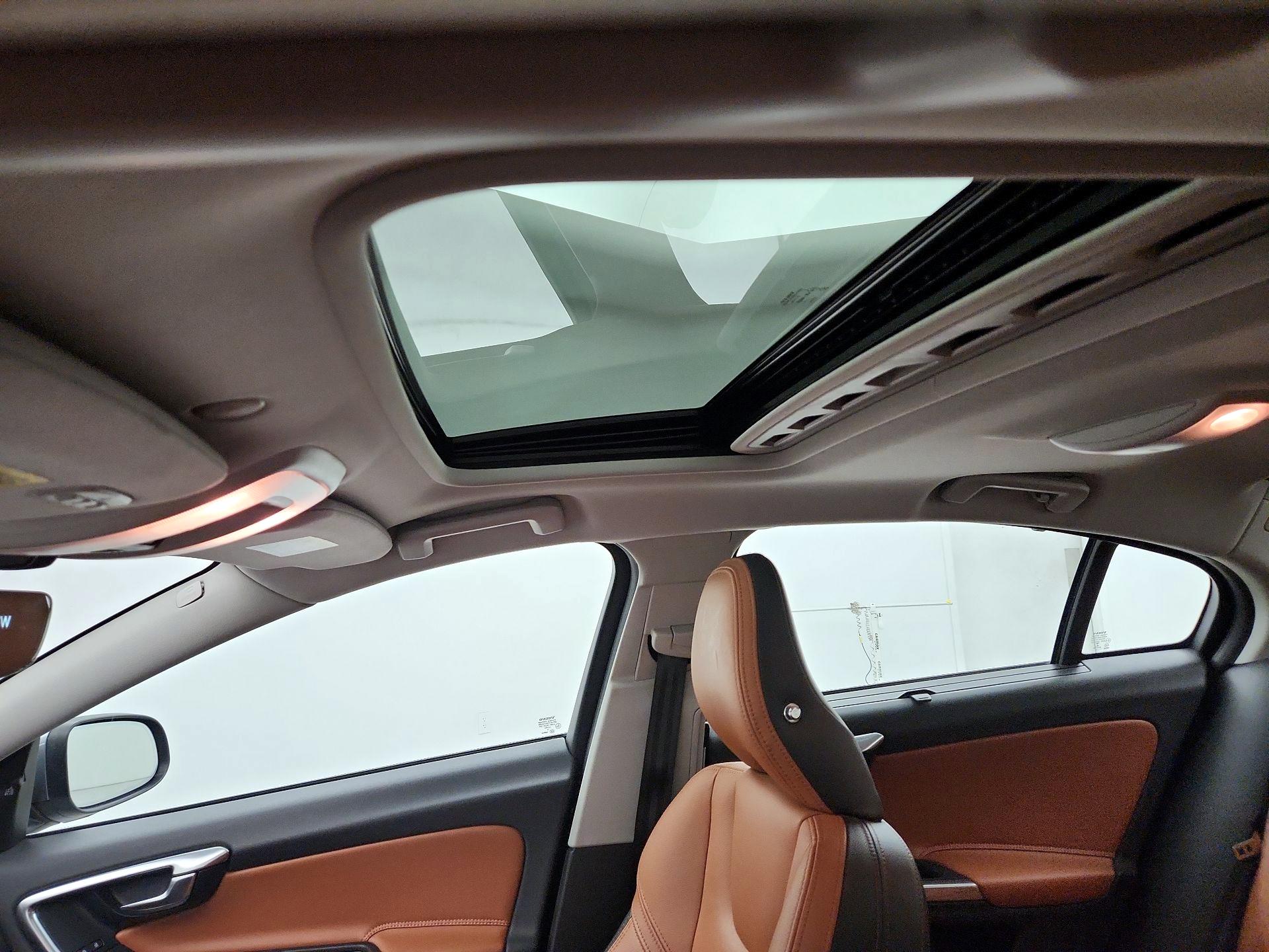 Thumbnail: 2016 Volvo S60 - 20