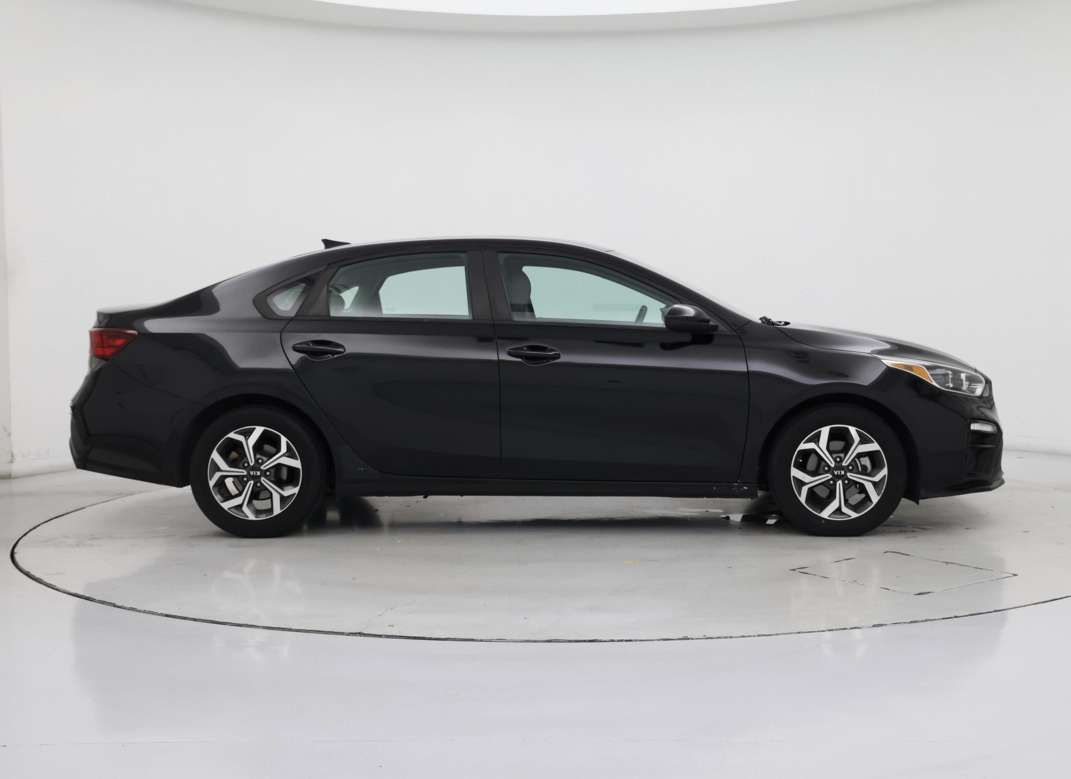 Thumbnail: 2021 Kia Forte - 7