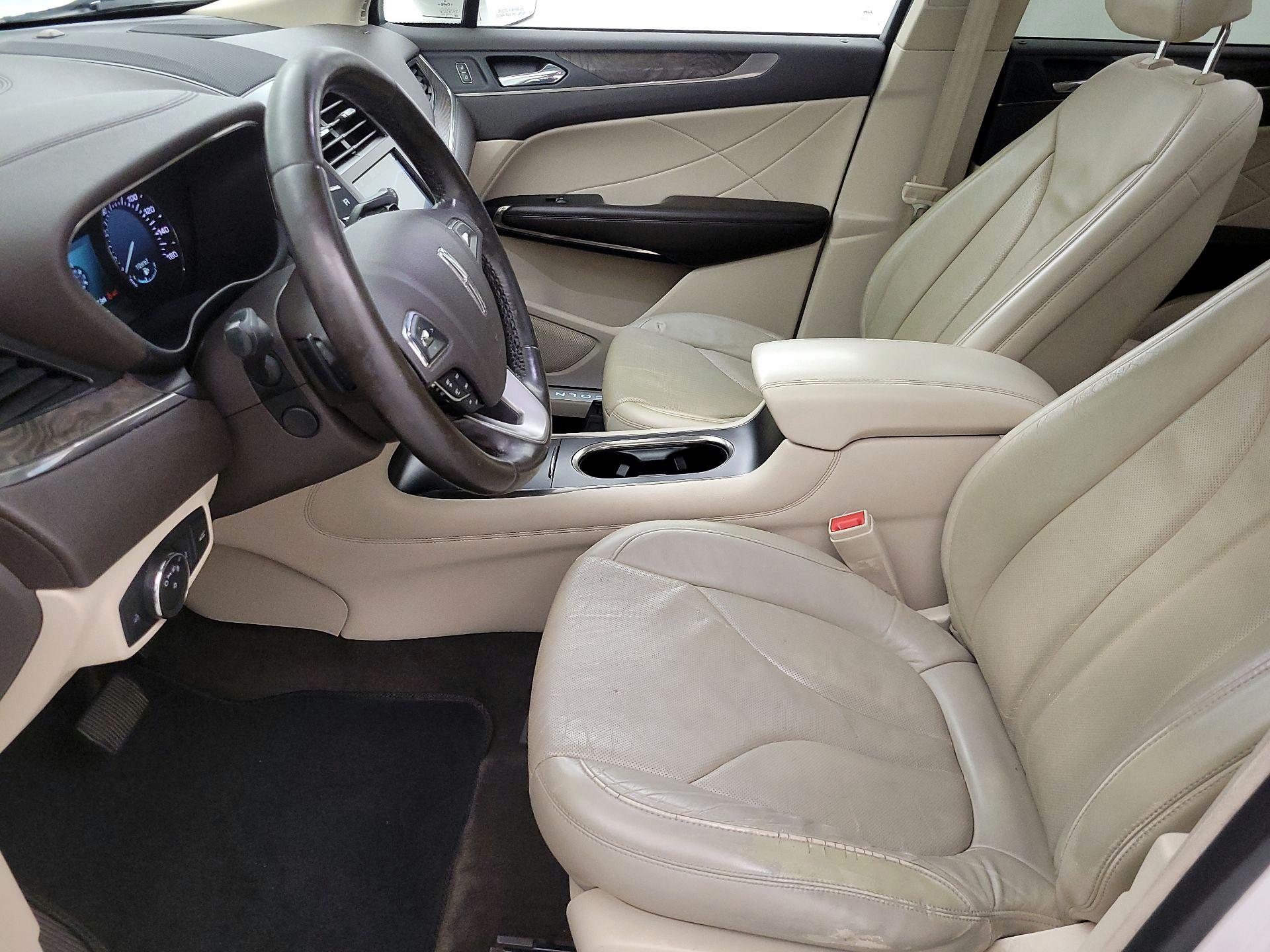 Thumbnail: 2017 Lincoln MKC - 11
