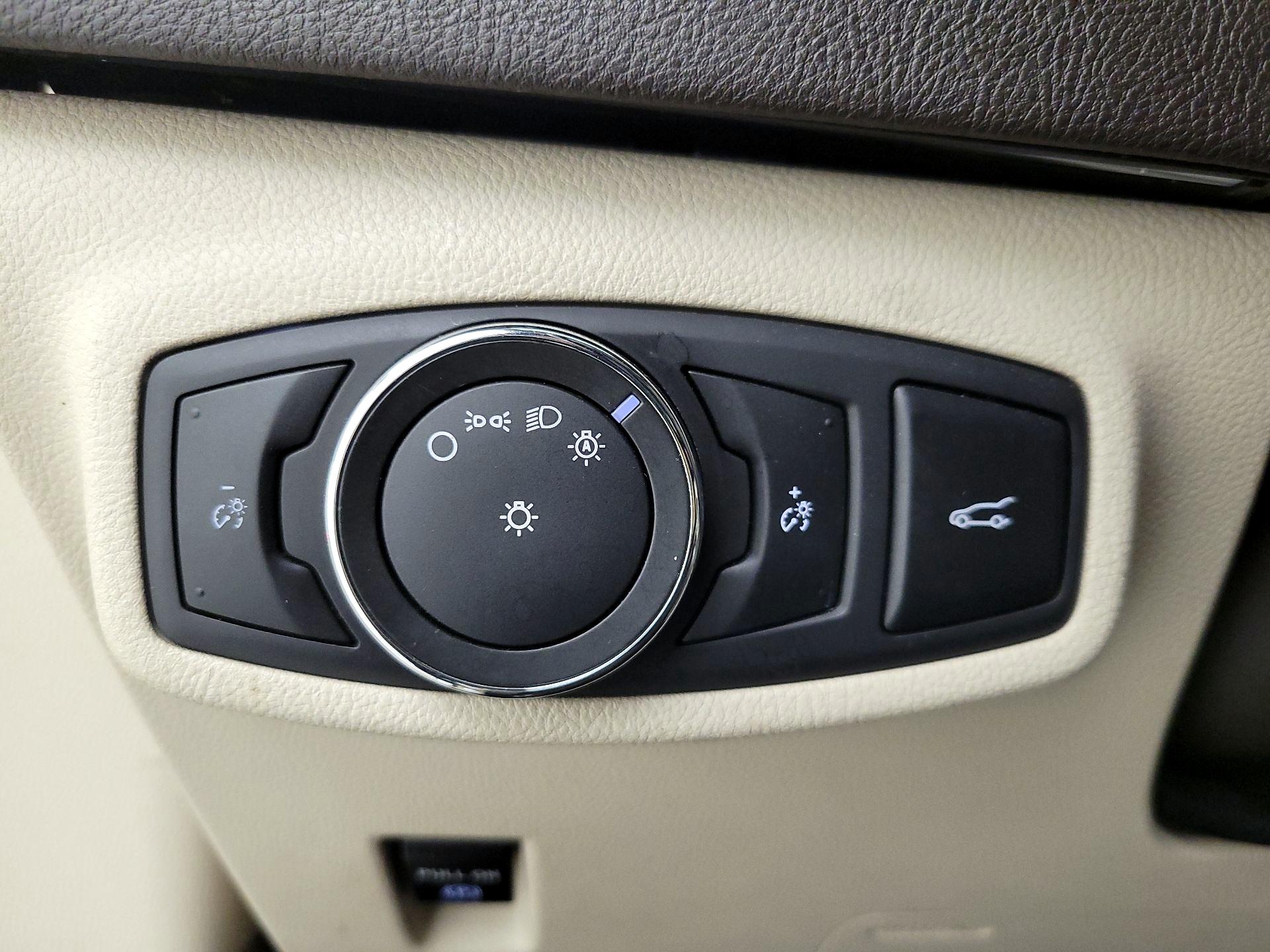 Thumbnail: 2017 Lincoln MKC - 13