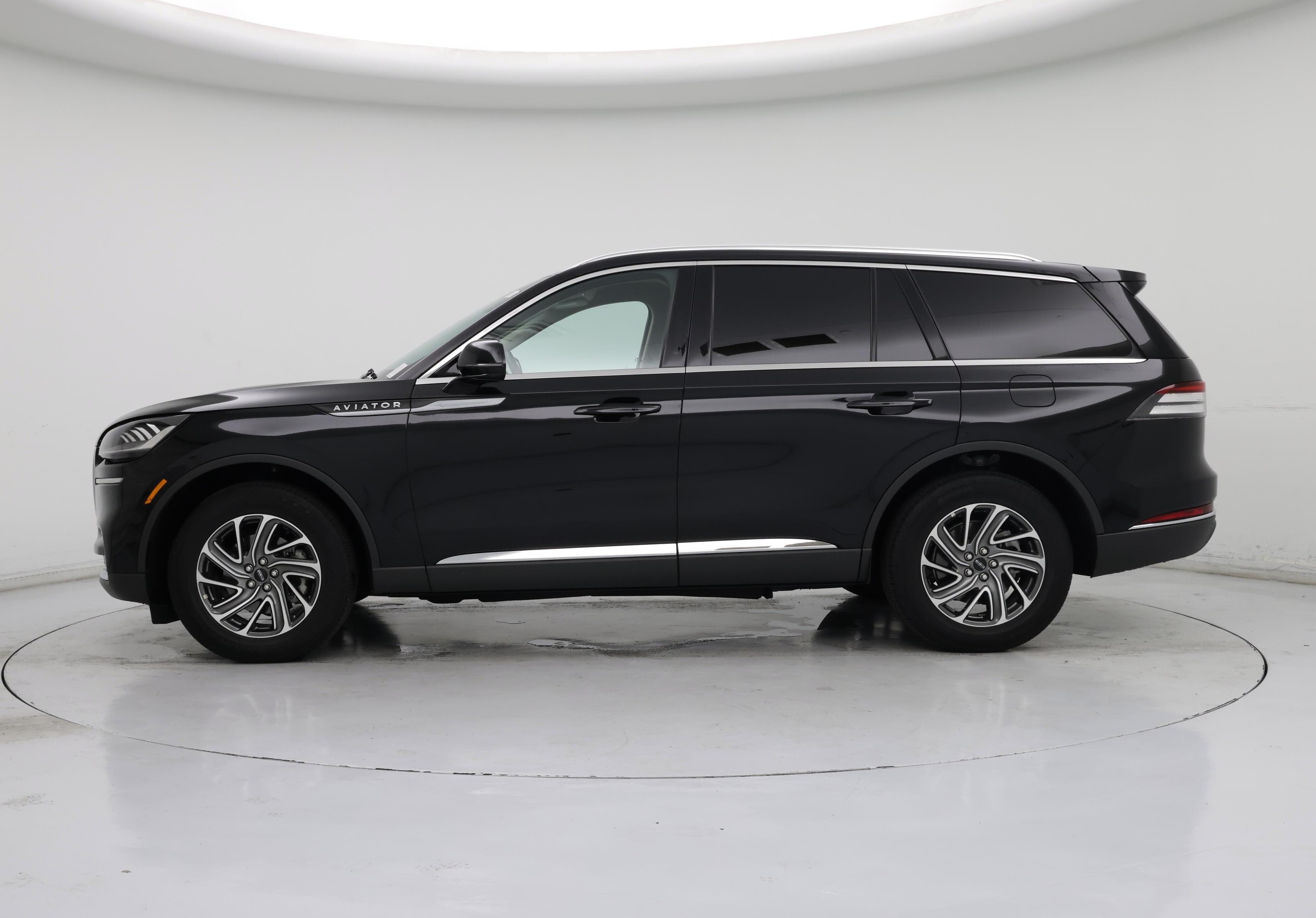 Thumbnail: 2024 Lincoln Aviator - 3