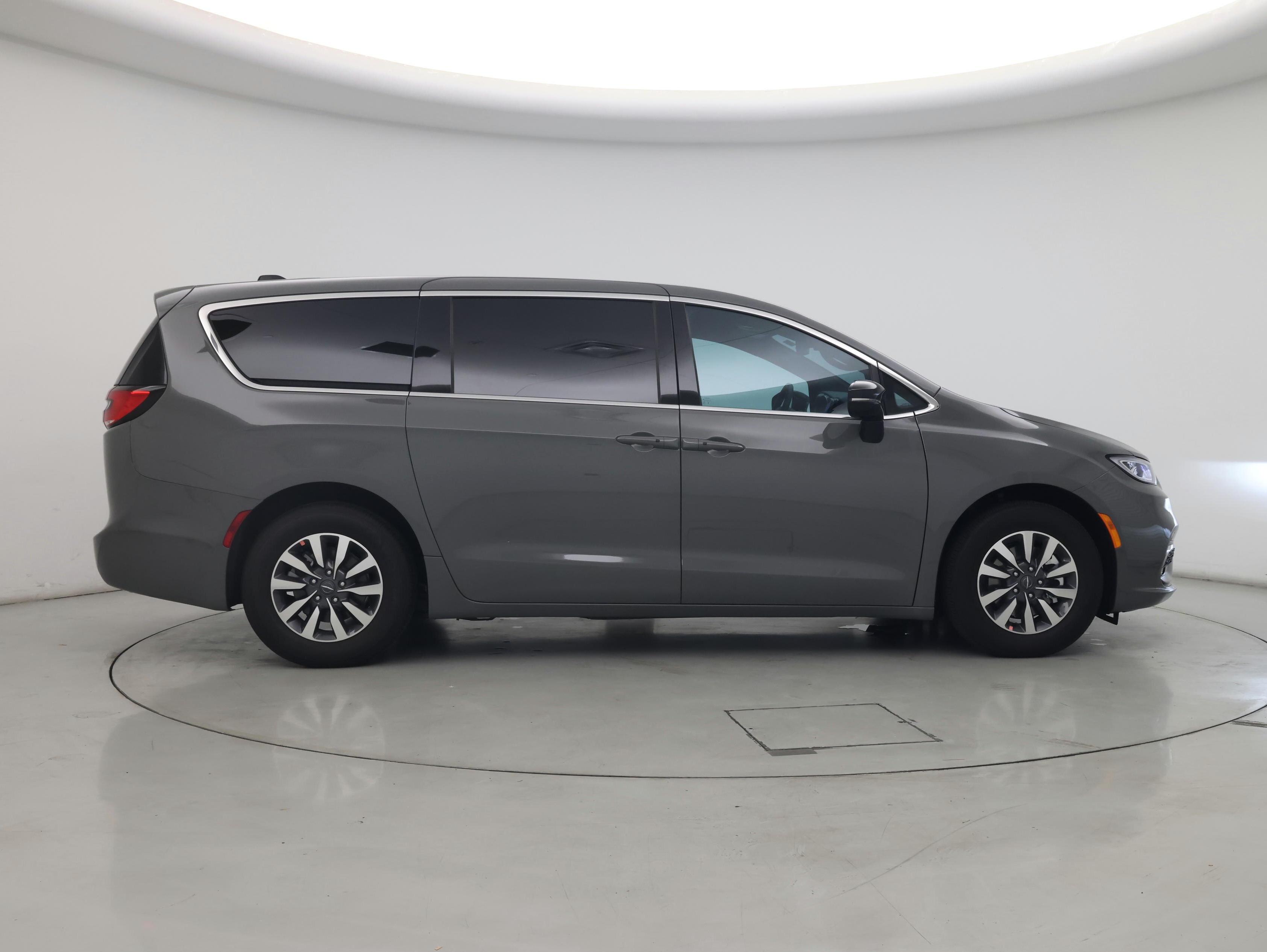 Thumbnail: 2025 Chrysler Pacifica - 7