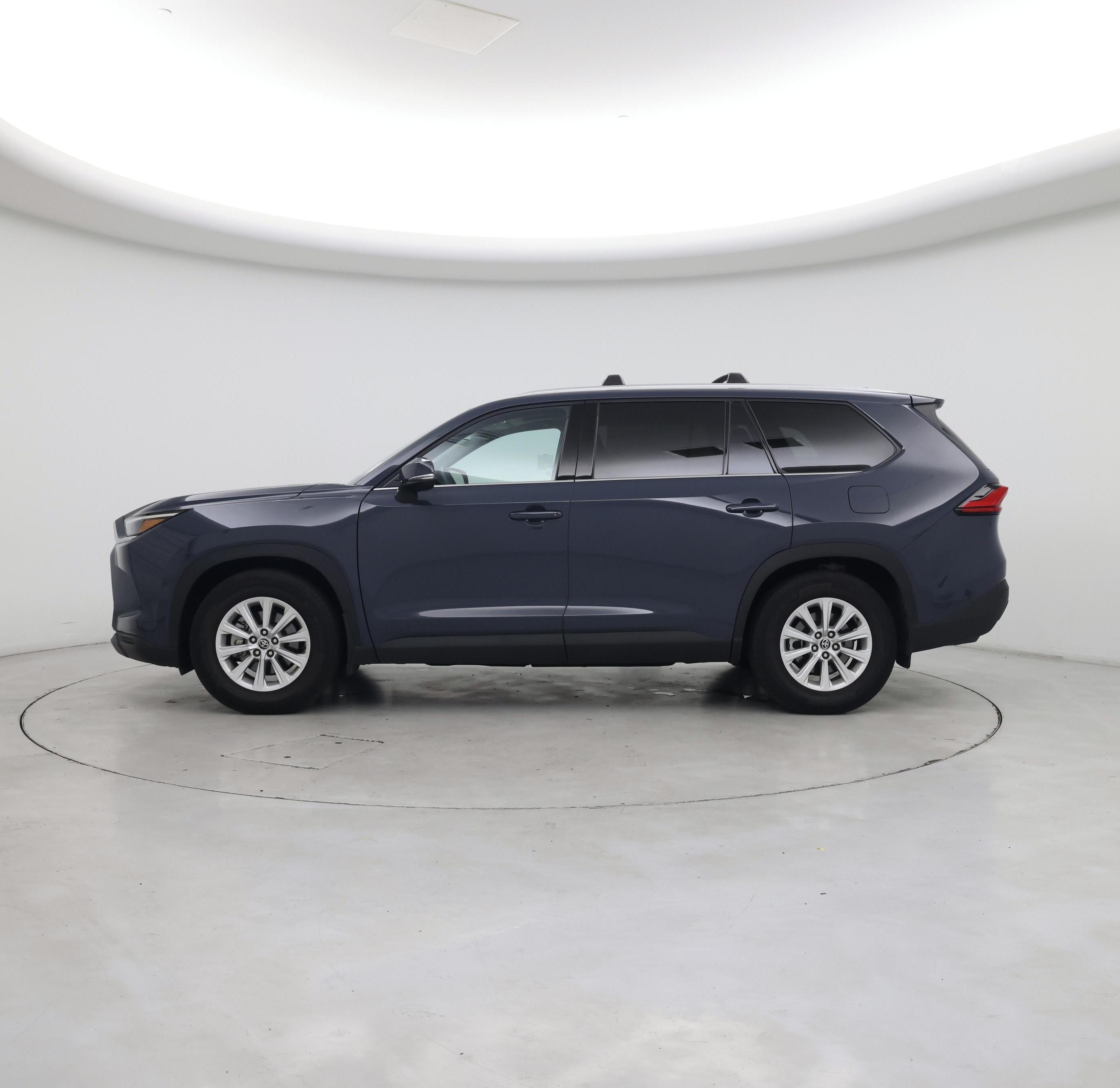 Thumbnail: 2024 Toyota Highlander - 3