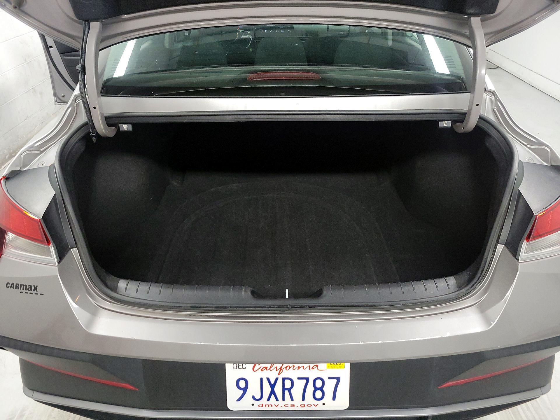 Thumbnail: 2024 Hyundai Elantra - 20
