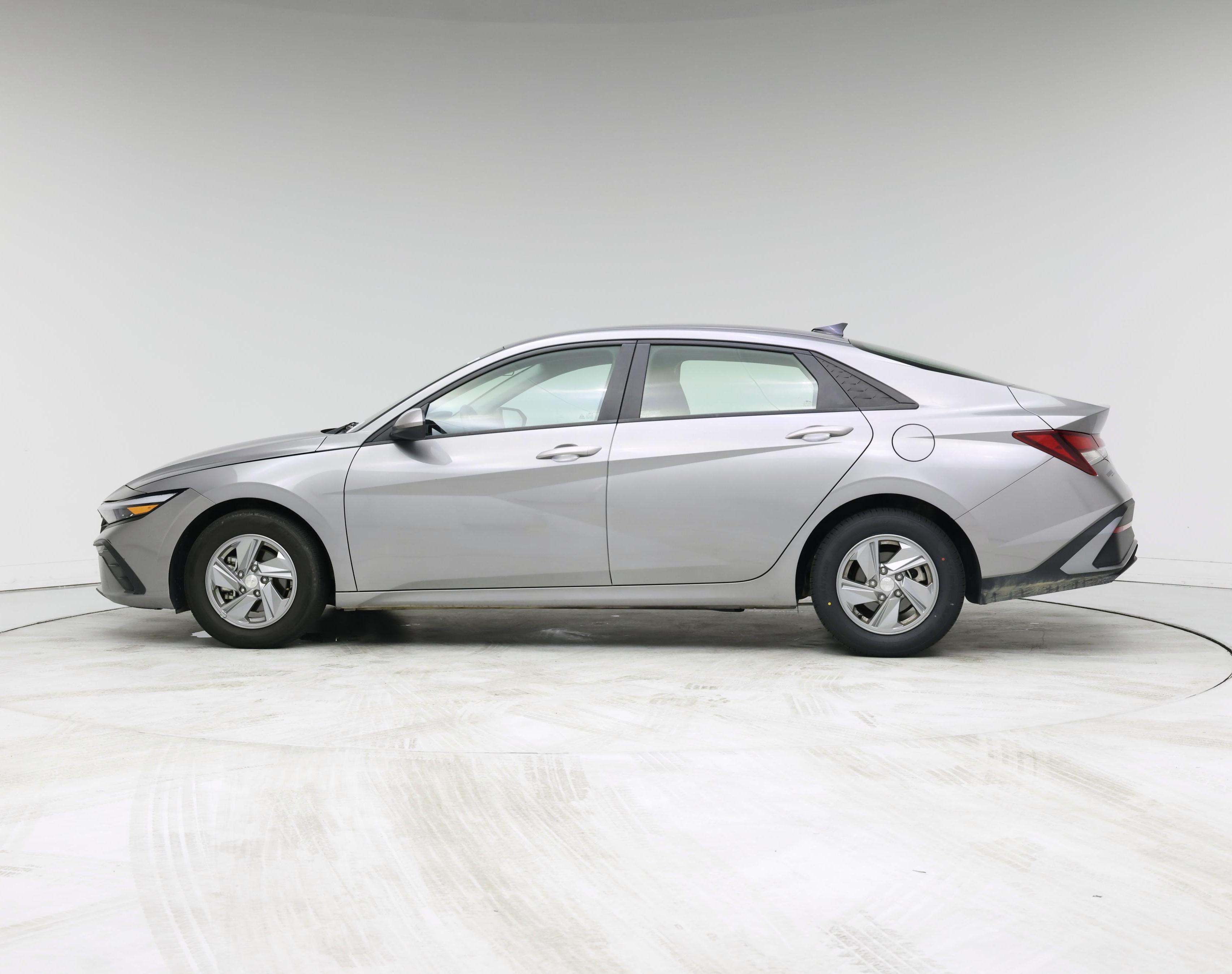 Thumbnail: 2024 Hyundai Elantra - 3