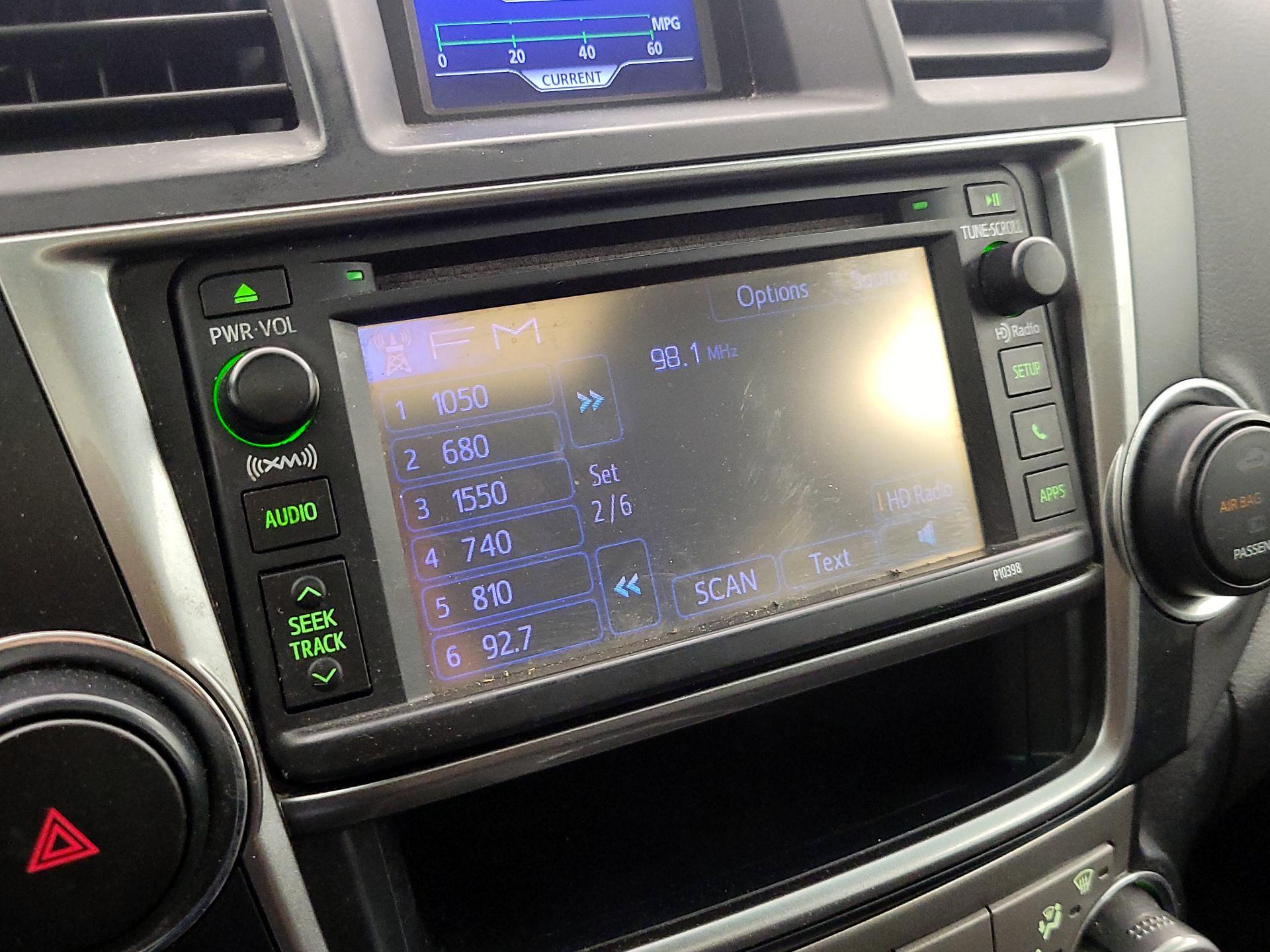 Thumbnail: 2013 Toyota Highlander - 15