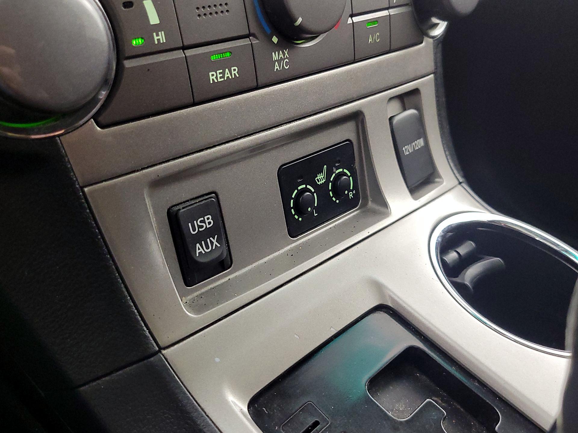 Thumbnail: 2013 Toyota Highlander - 18