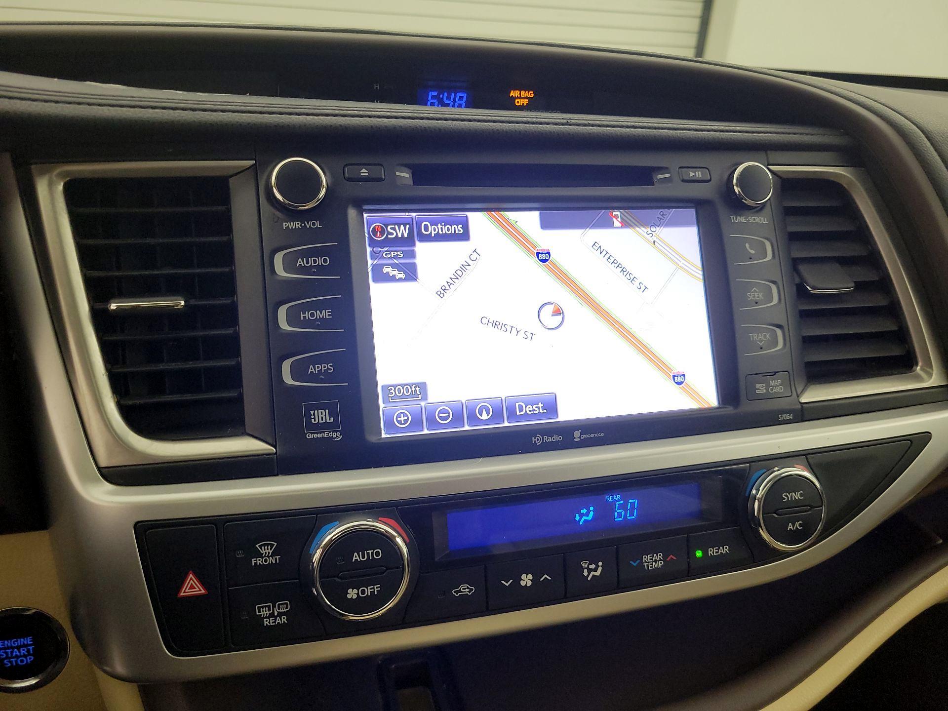 Thumbnail: 2015 Toyota Highlander - 13