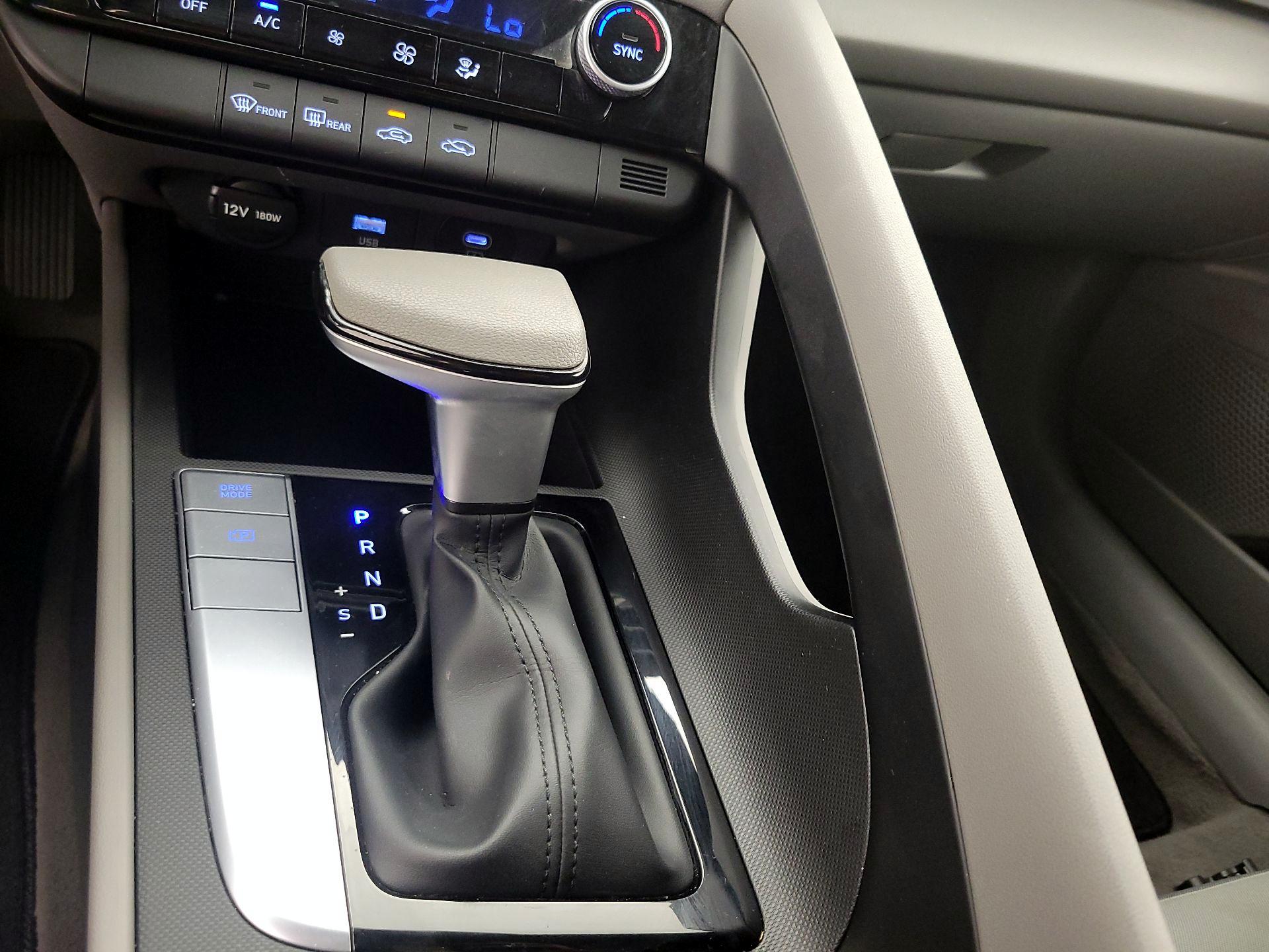 Thumbnail: 2024 Hyundai Elantra - 18