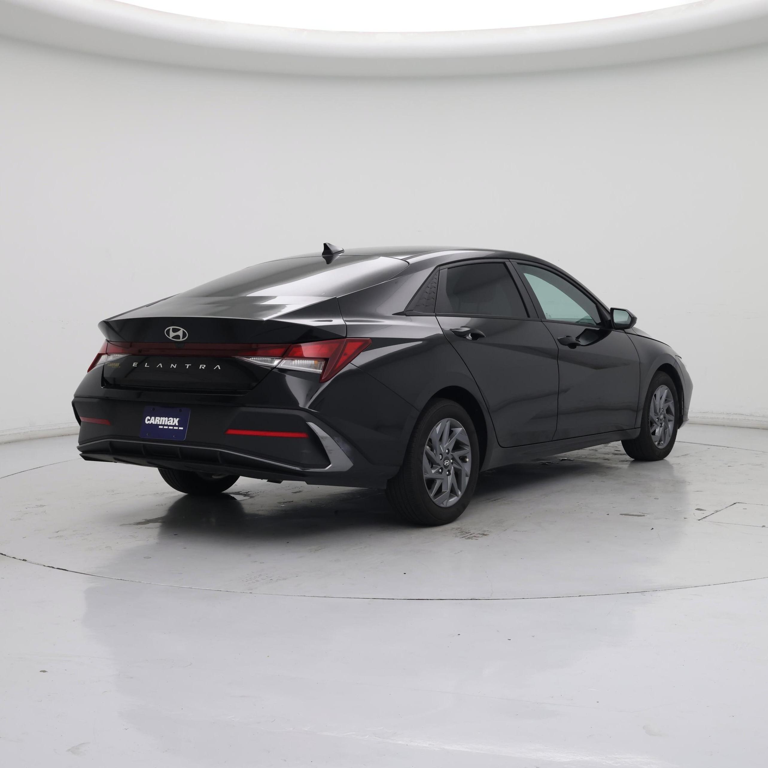 Thumbnail: 2024 Hyundai Elantra - 8