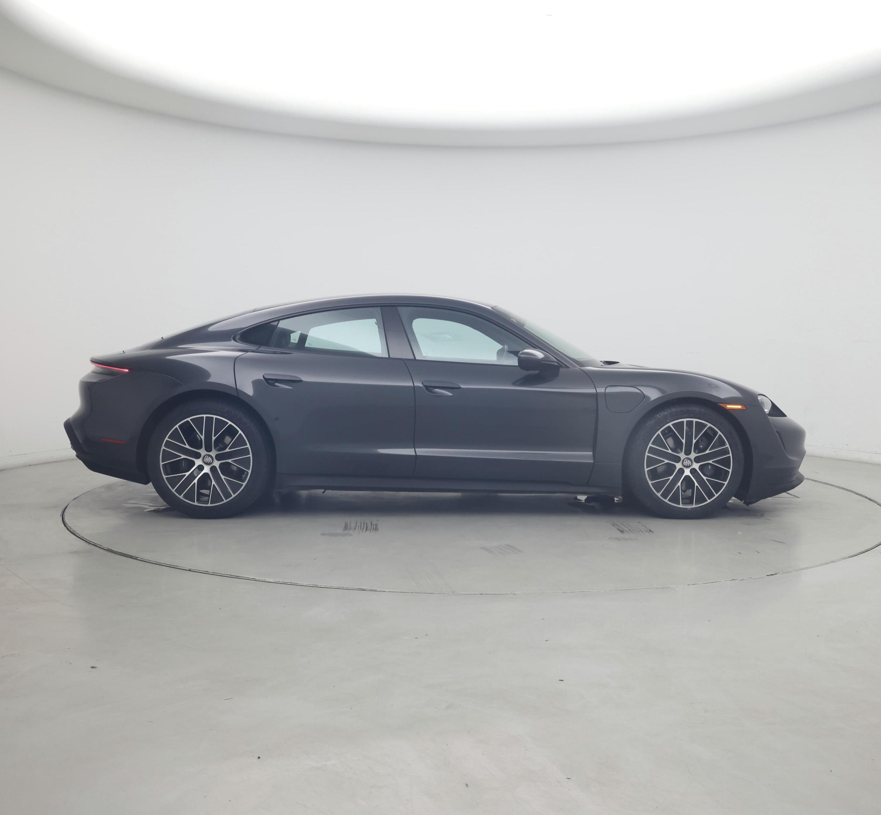 Thumbnail: 2022 Porsche Taycan - 7