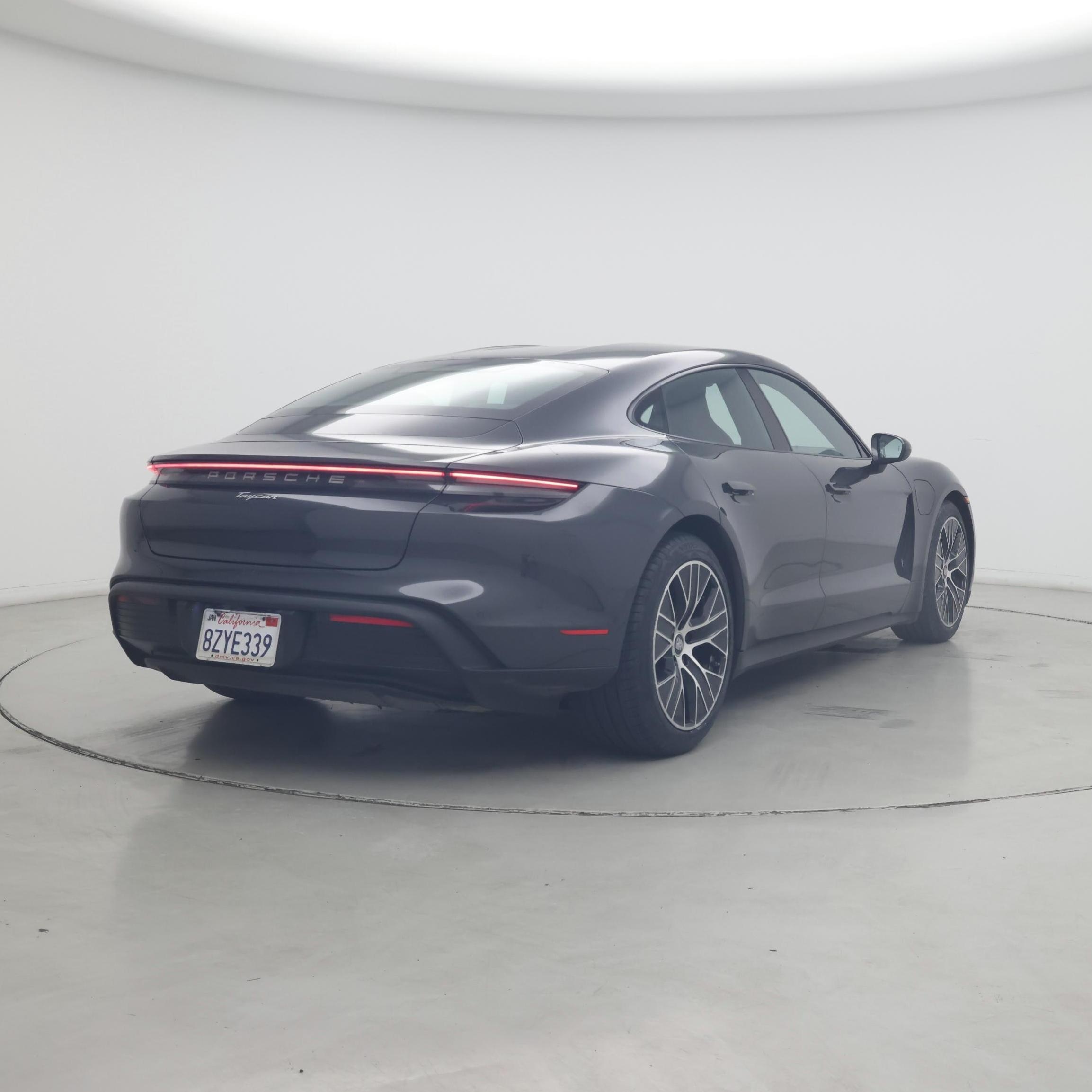 Thumbnail: 2022 Porsche Taycan - 8