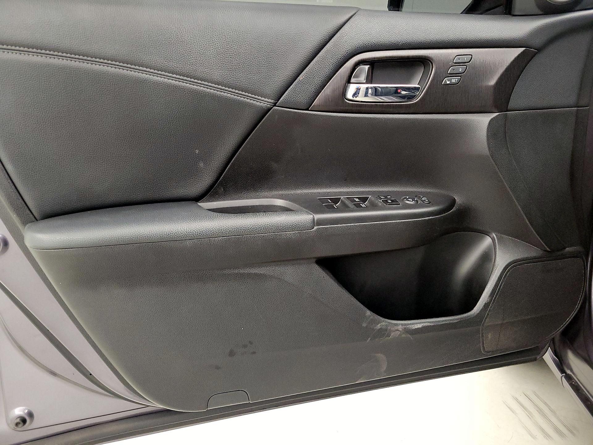 Thumbnail: 2015 Honda Accord - 12