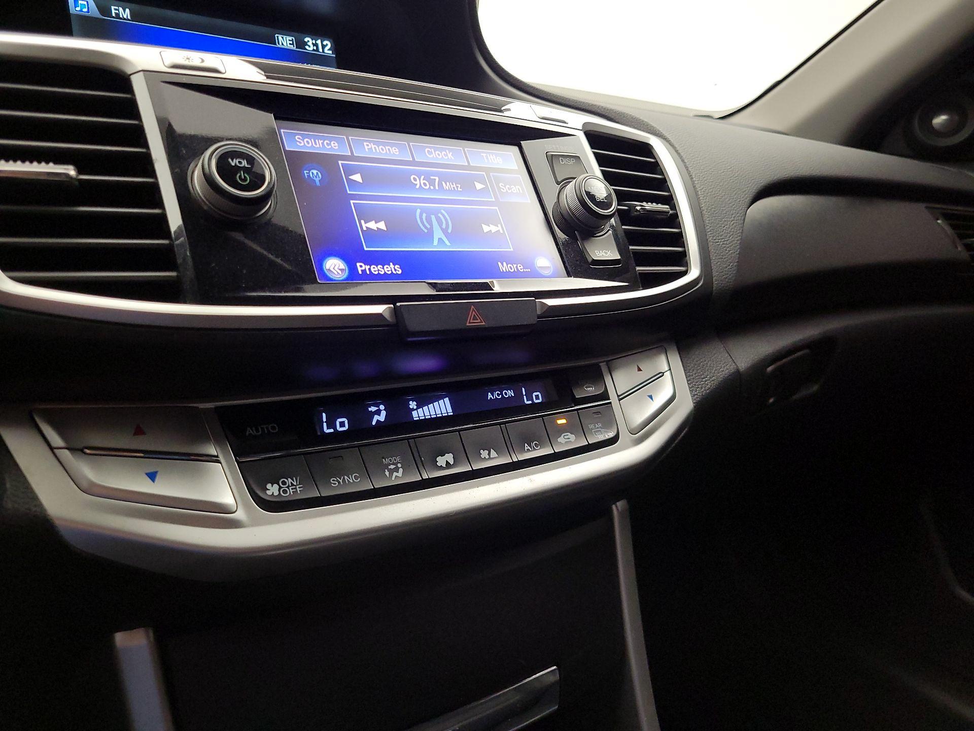 Thumbnail: 2015 Honda Accord - 16
