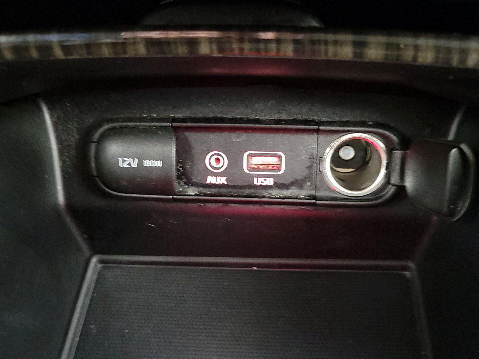 Thumbnail: 2019 Kia Sorento - 18