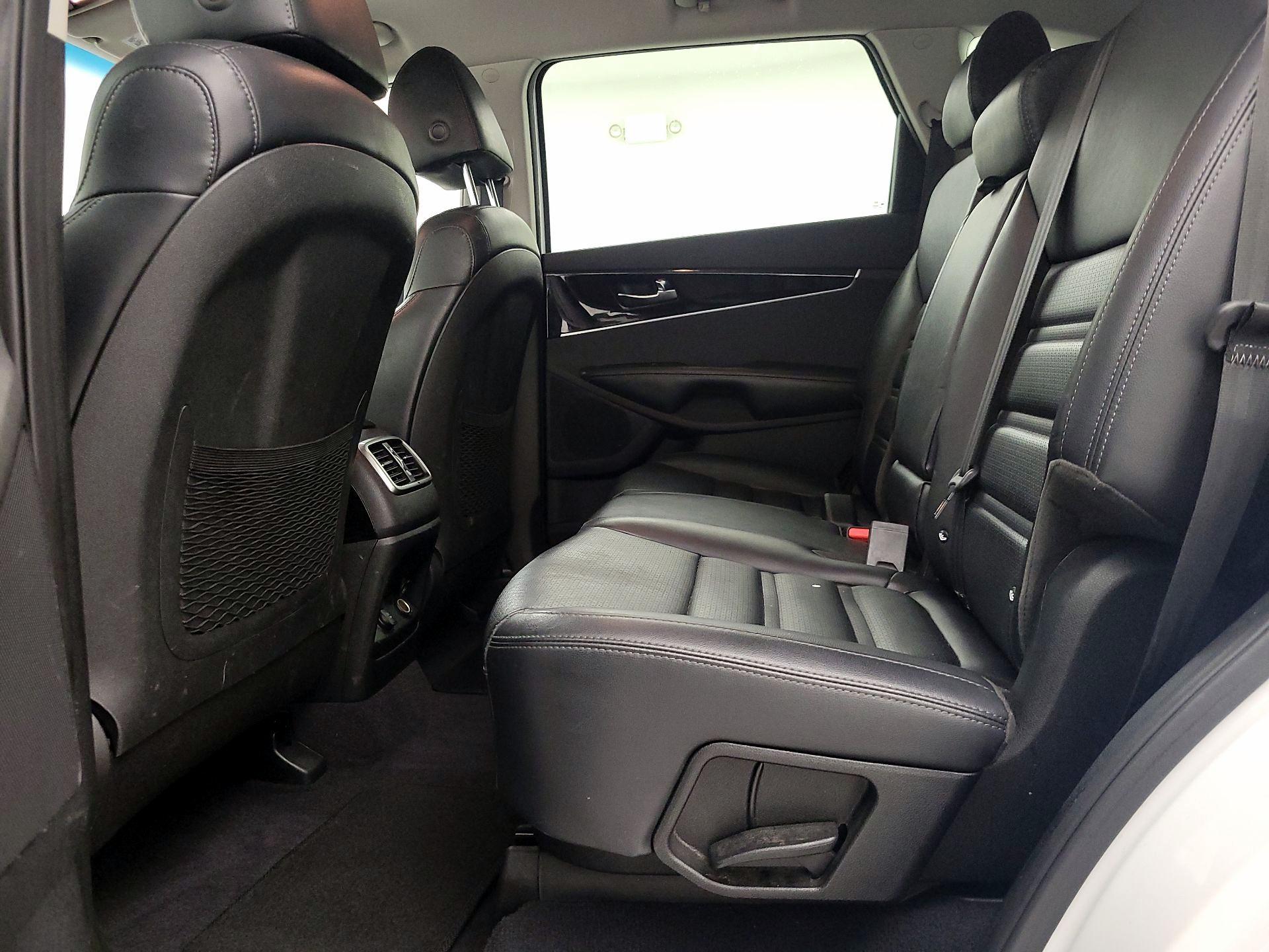 Thumbnail: 2019 Kia Sorento - 19